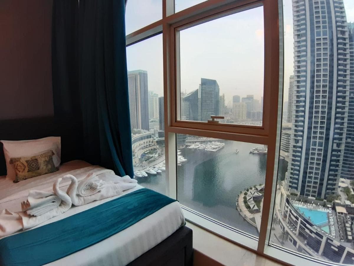 Golden Stay Vacation Homes continental tower marina