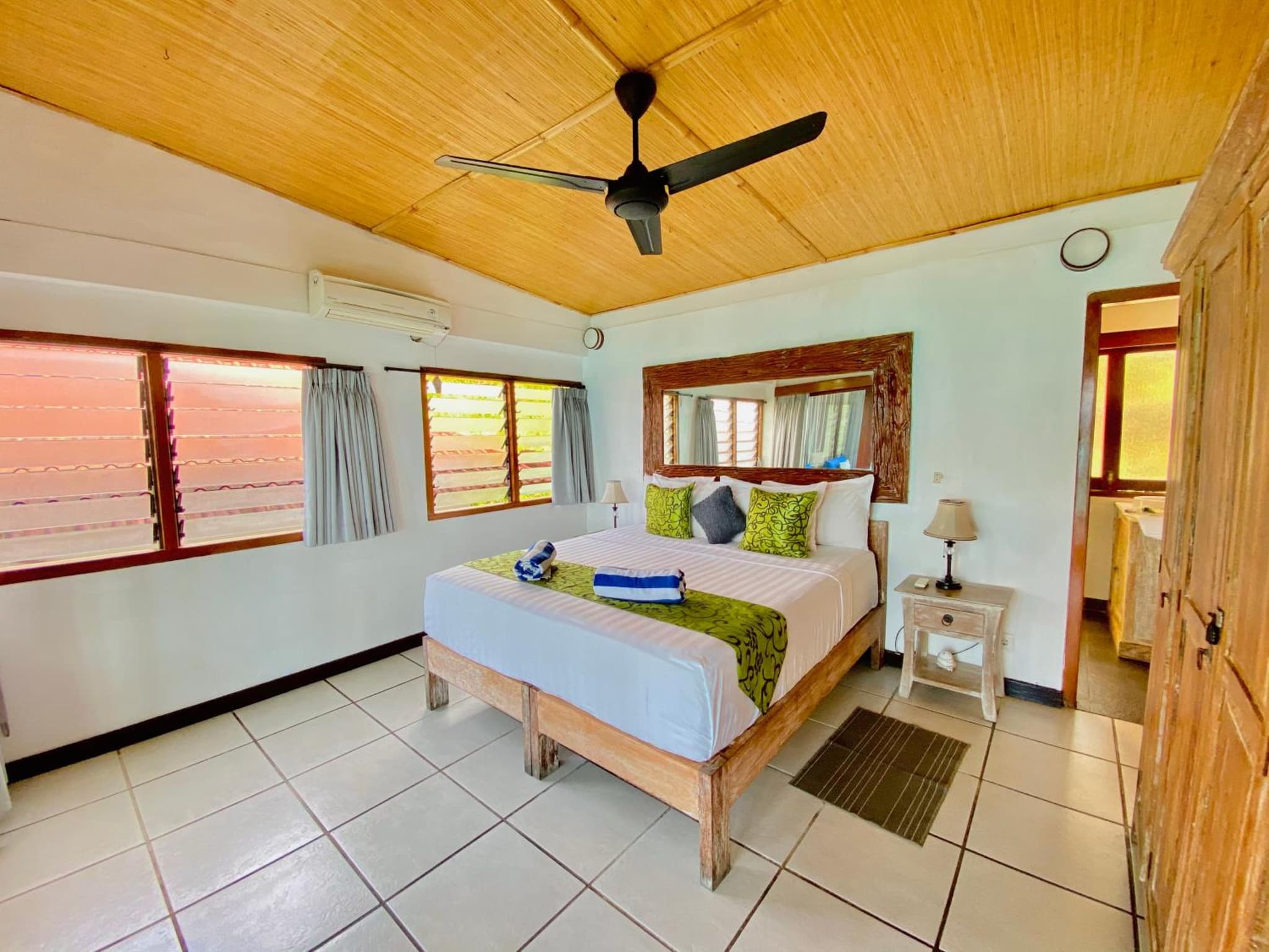 One-Bedroom Villa with Plunge Pool - Upper Level