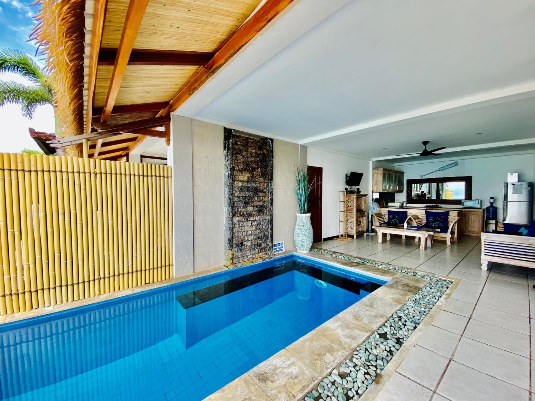 One-Bedroom Villa with Infinity Pool - Mid Level