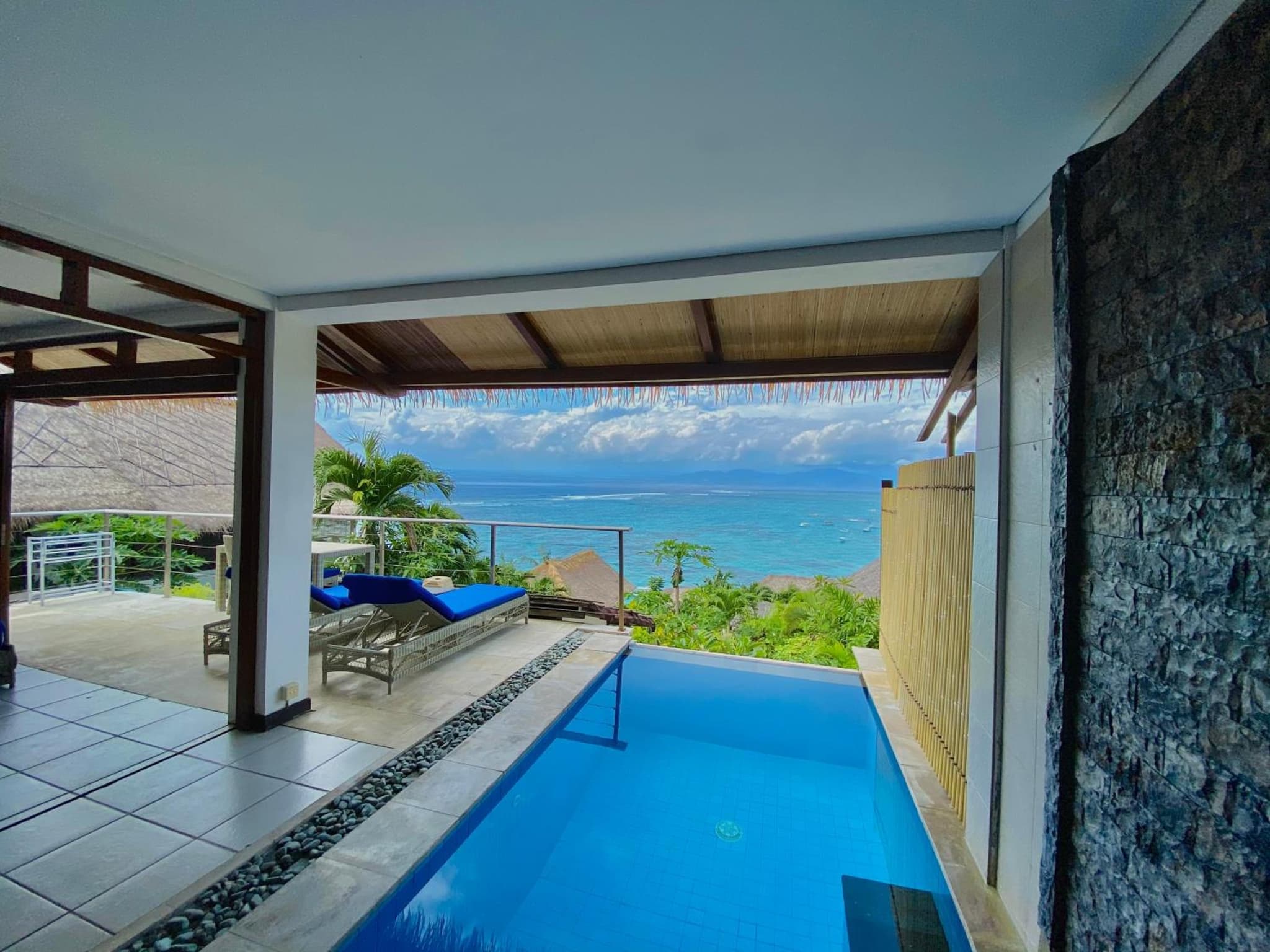 One-Bedroom Villa with Infinity Pool - Mid Level