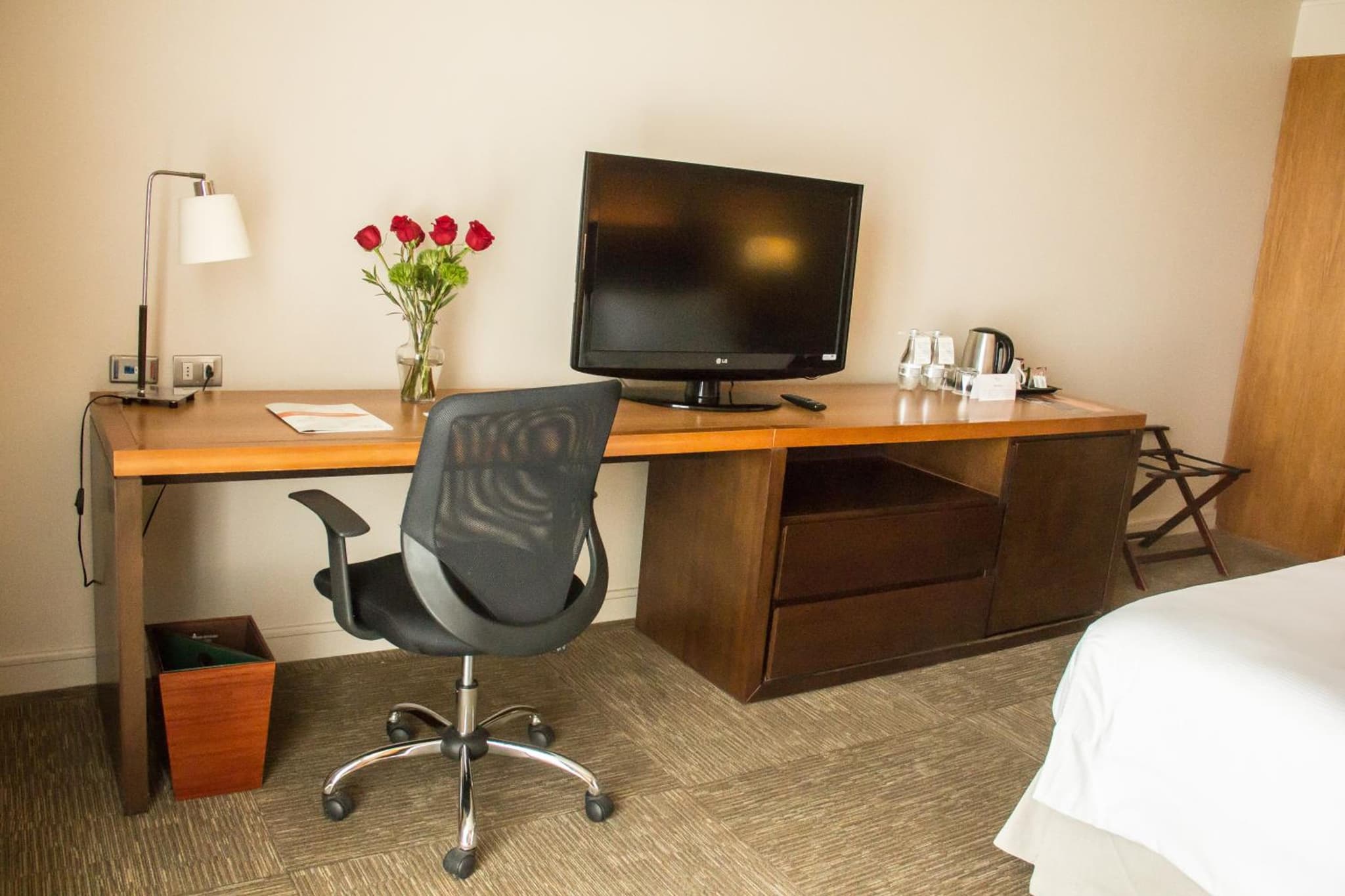 Deluxe Room (2 Adults + 1 Child)