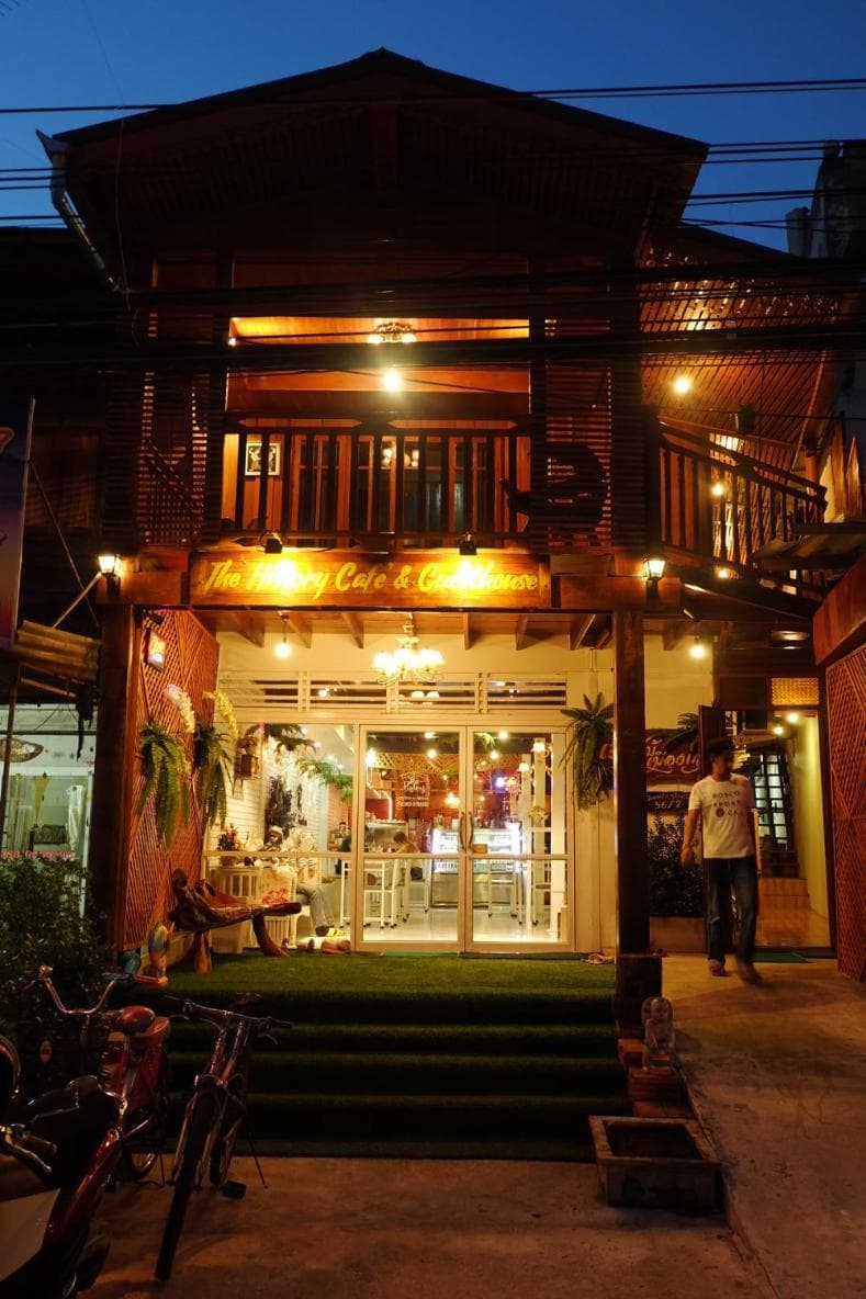 The history cafe' & guesthouse