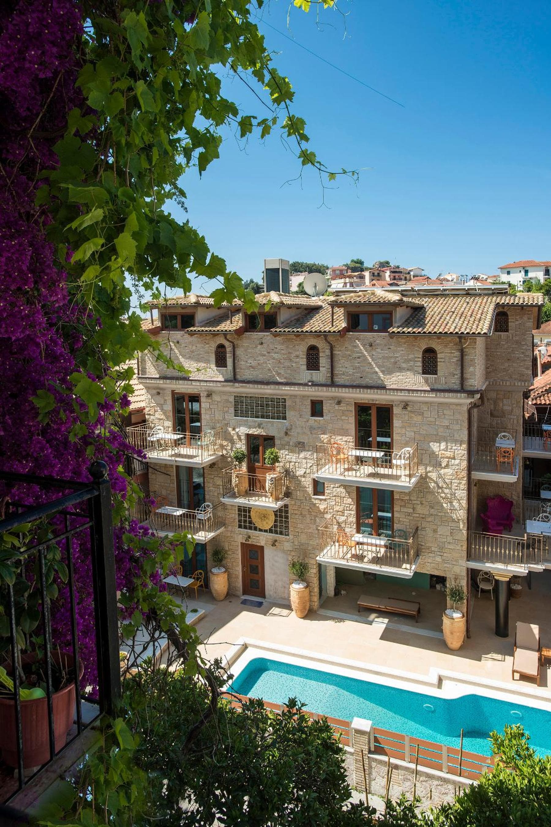 Leda Suites photo 6