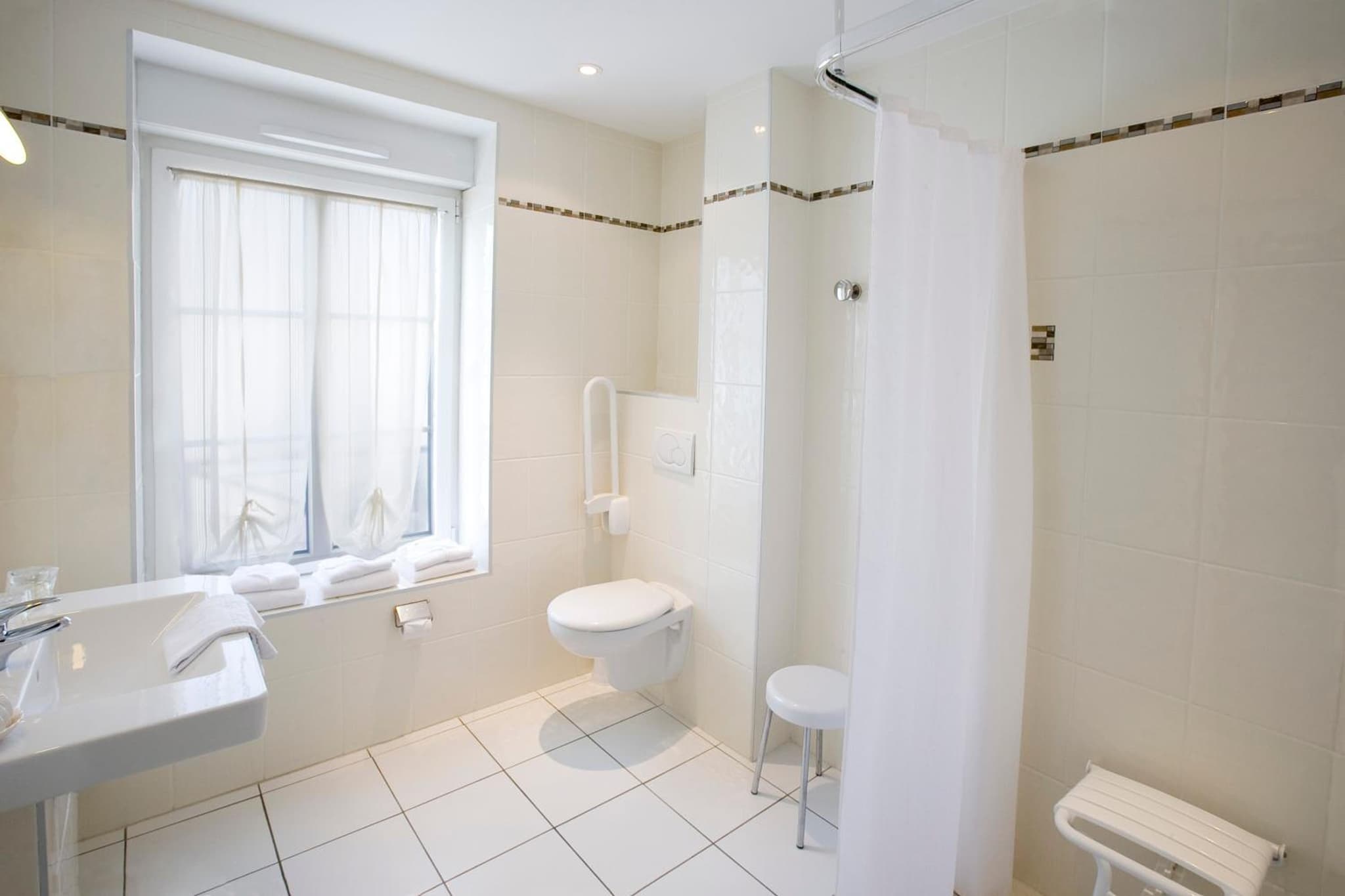 Alfred Hotels Beaune La Madeleine photo 6