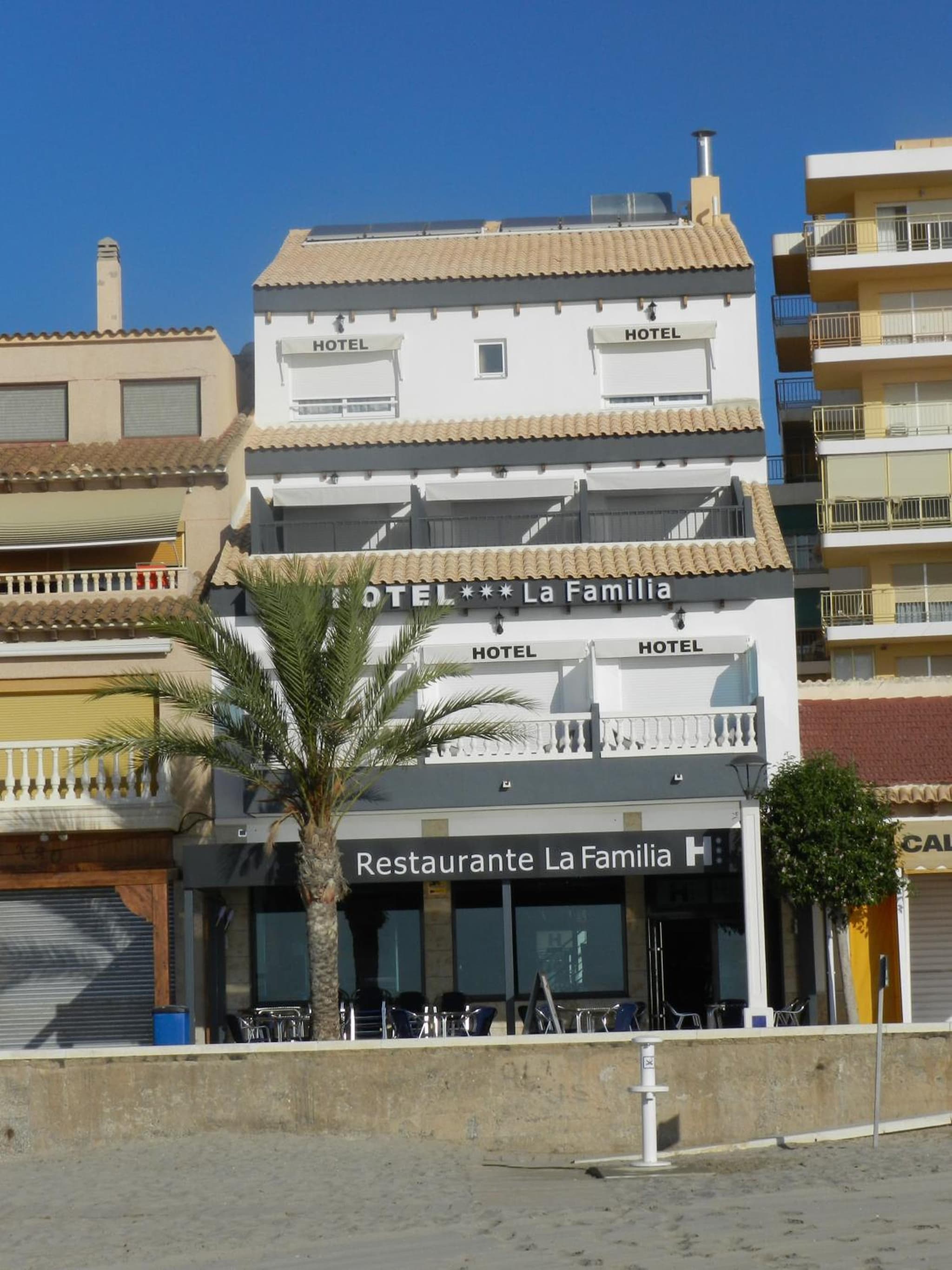 Hotel La Familia photo 6