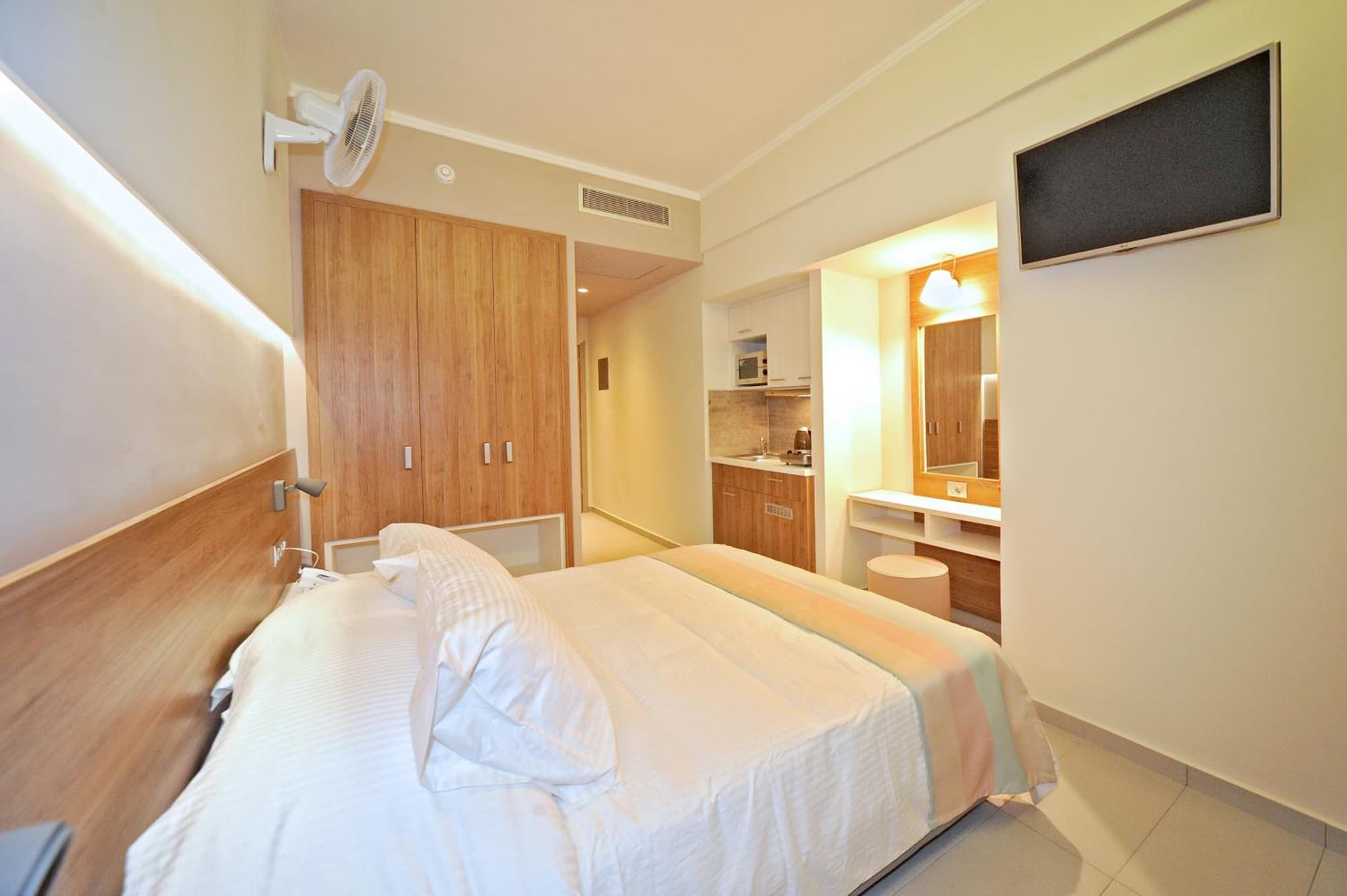 Astron Suites & Apartments photo 6