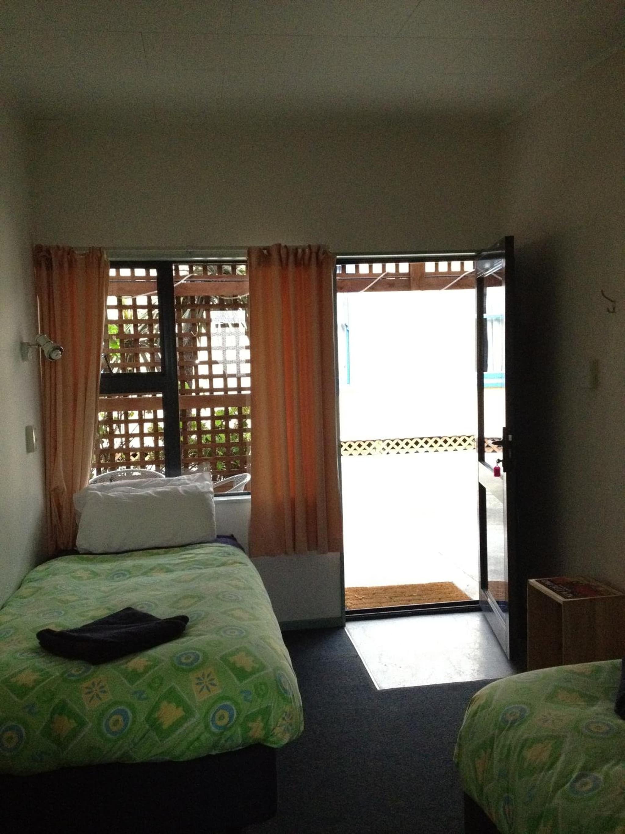 Sequoia Lodge Backpackers photo 9