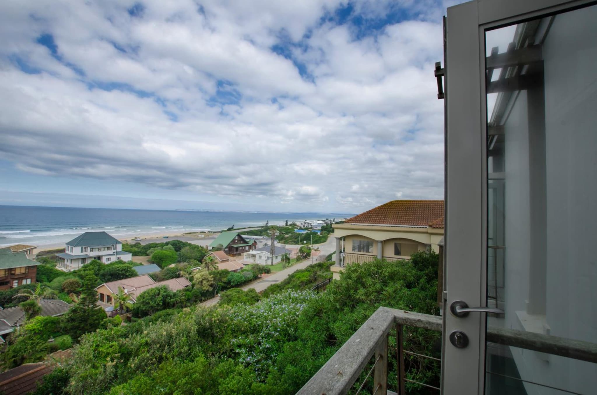 10 Elf Beach House photo 7