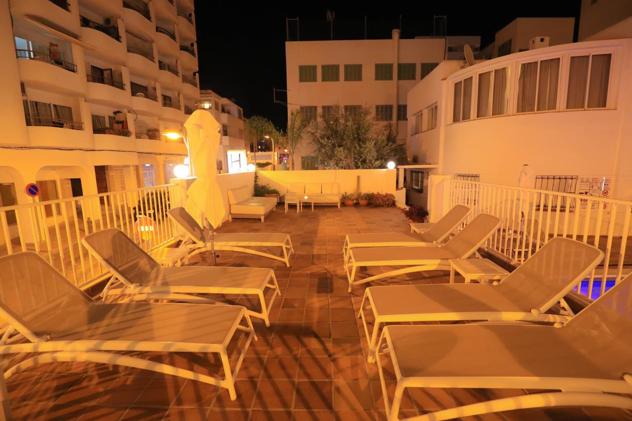 Es Mitjorn Hotel photo 4