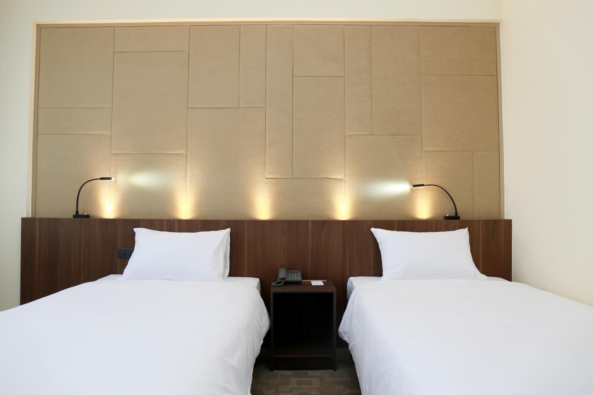 Louis Tavern Hotel photo 2