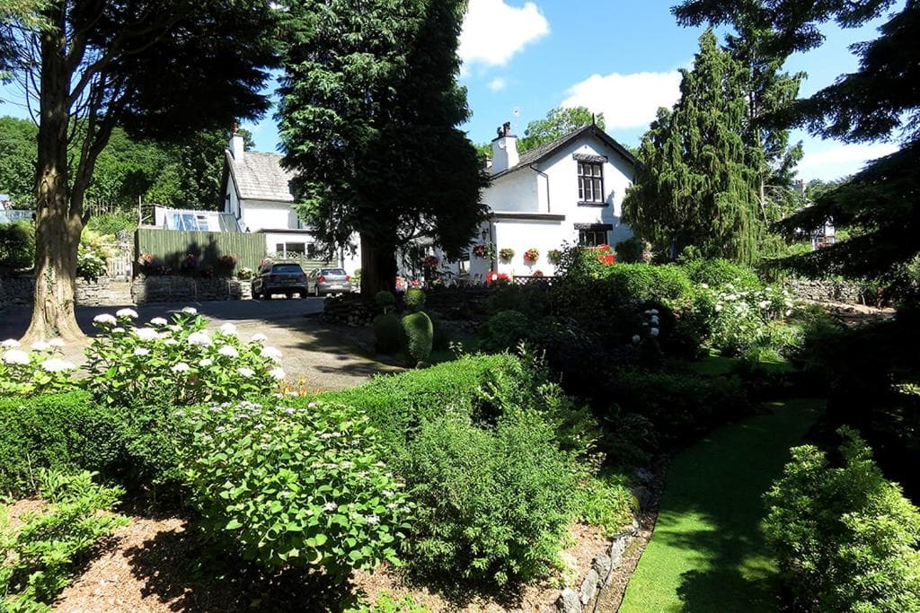 Grange Manor photo 7