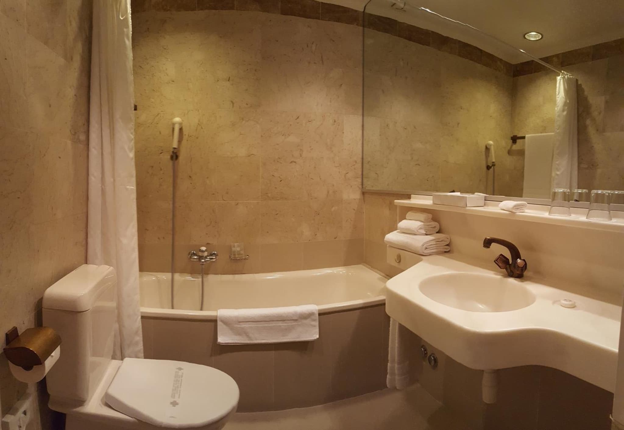Hotel Fleur-de-Lys photo 4