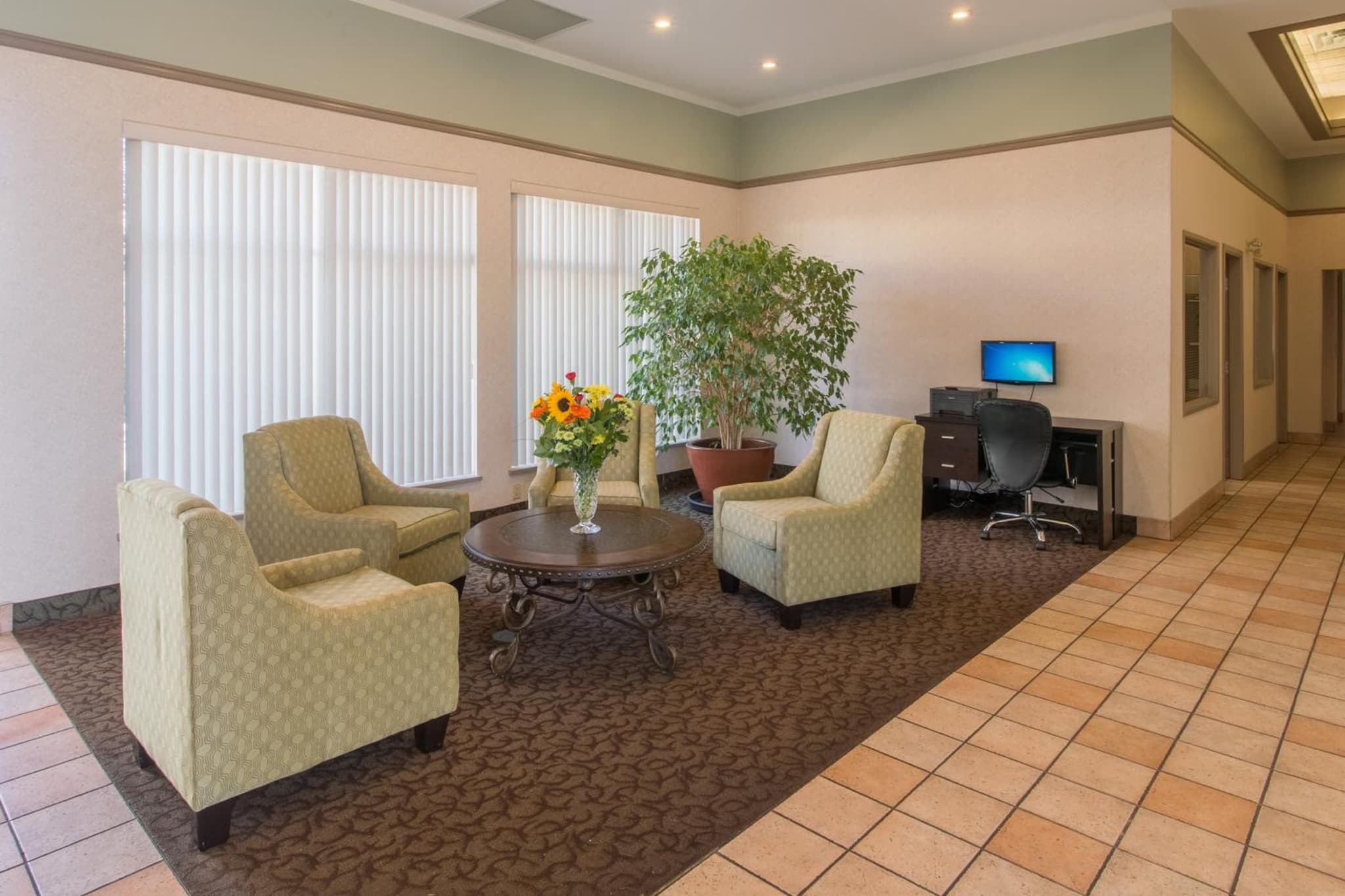 Powell River Town Centre Hotel photo 9