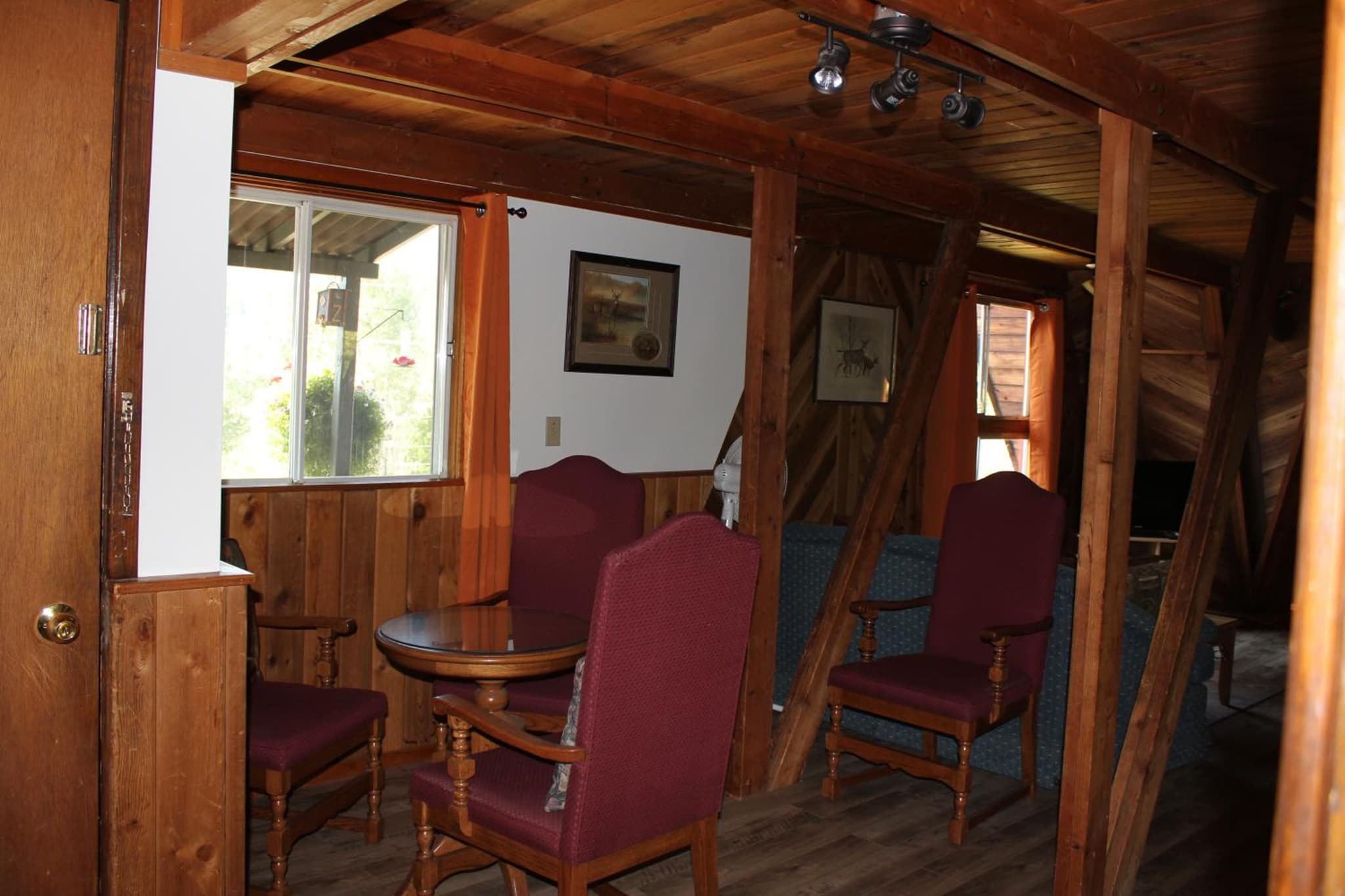 Sunny Bluffs Chalets photo 7