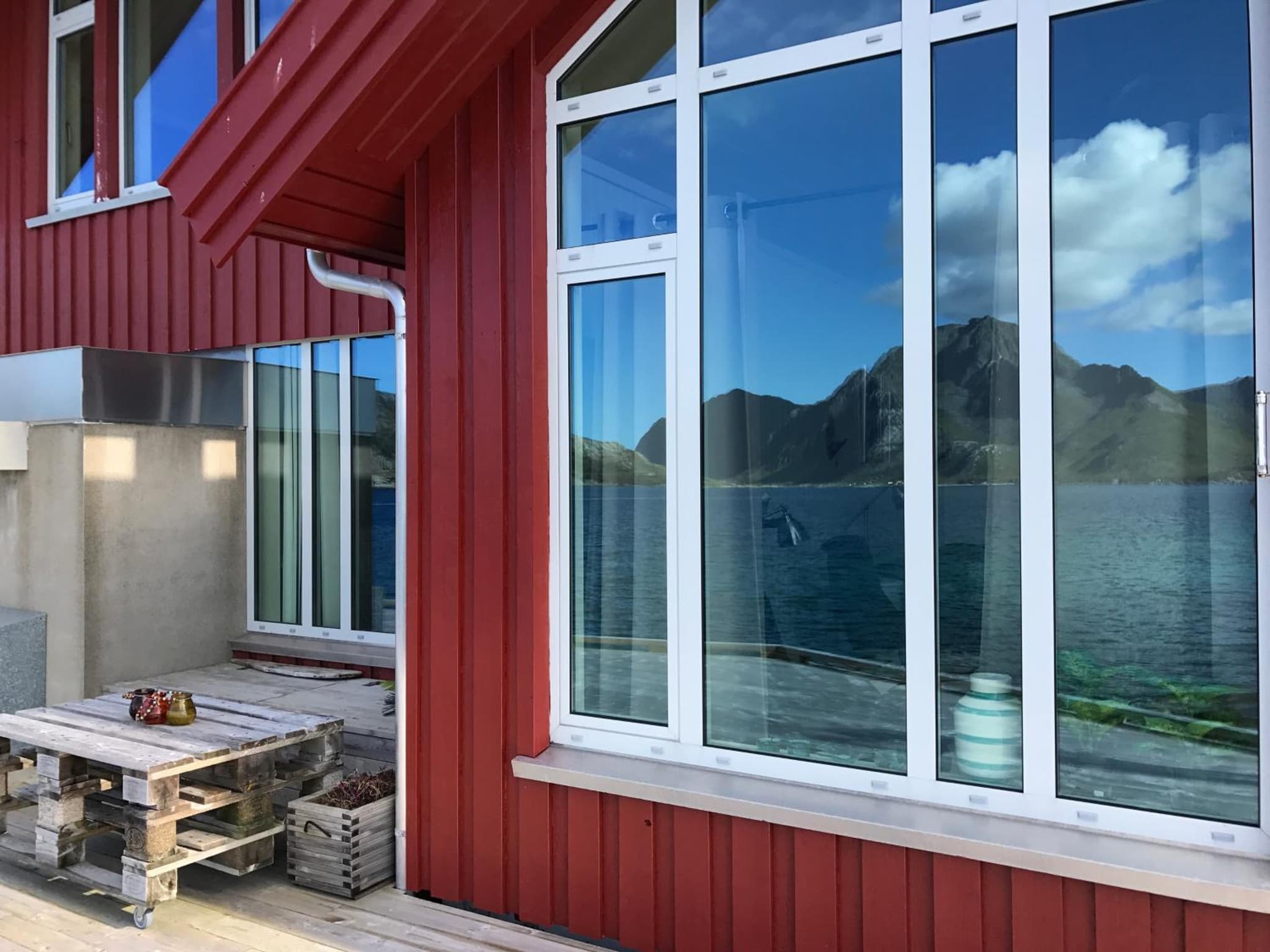 Modern seafront cabin with sauna 8 mins to Leknes photo 4