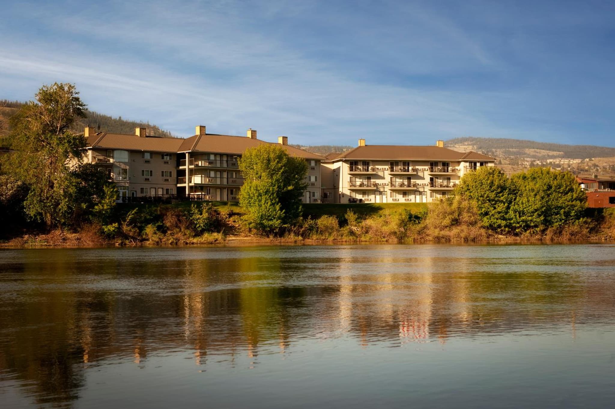 Riverland Inn & Suites photo 3