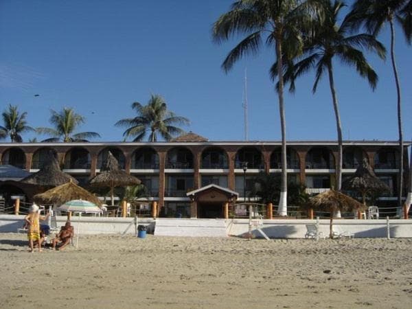 Costa Alegre Hotel & Suites photo 2