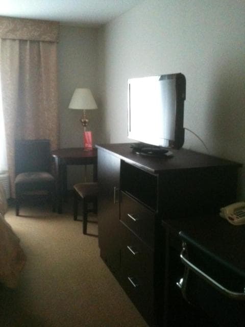 Super 8 by Wyndham Innisfail photo 6