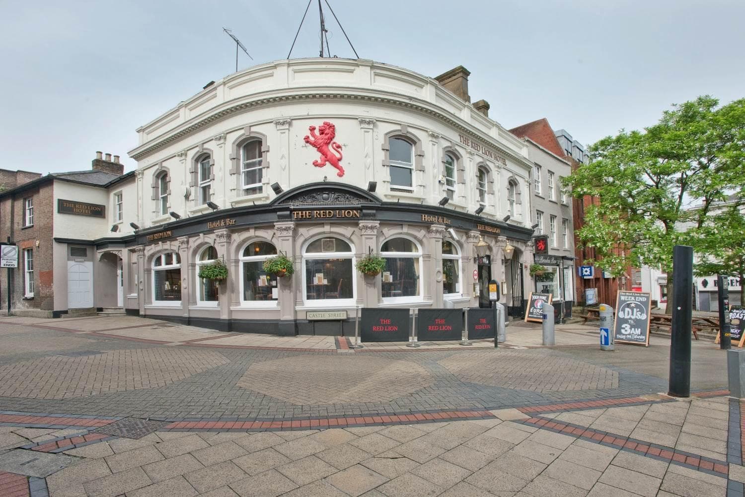 OYO The Red Lion Hotel photo 3