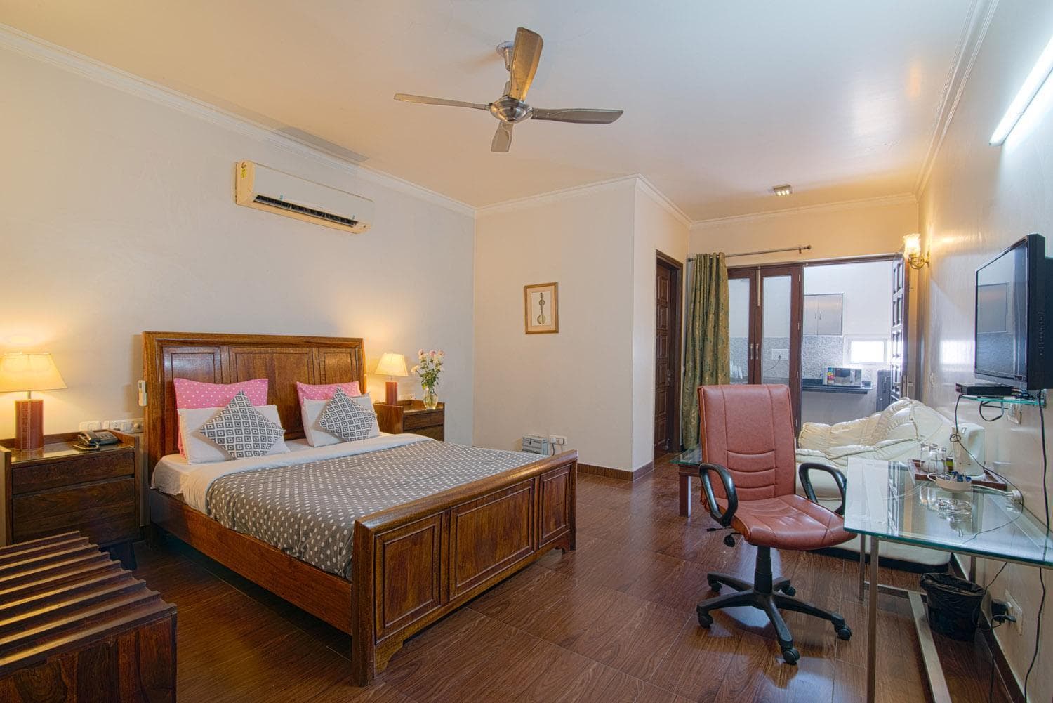 Perch Arbor Suites photo 7