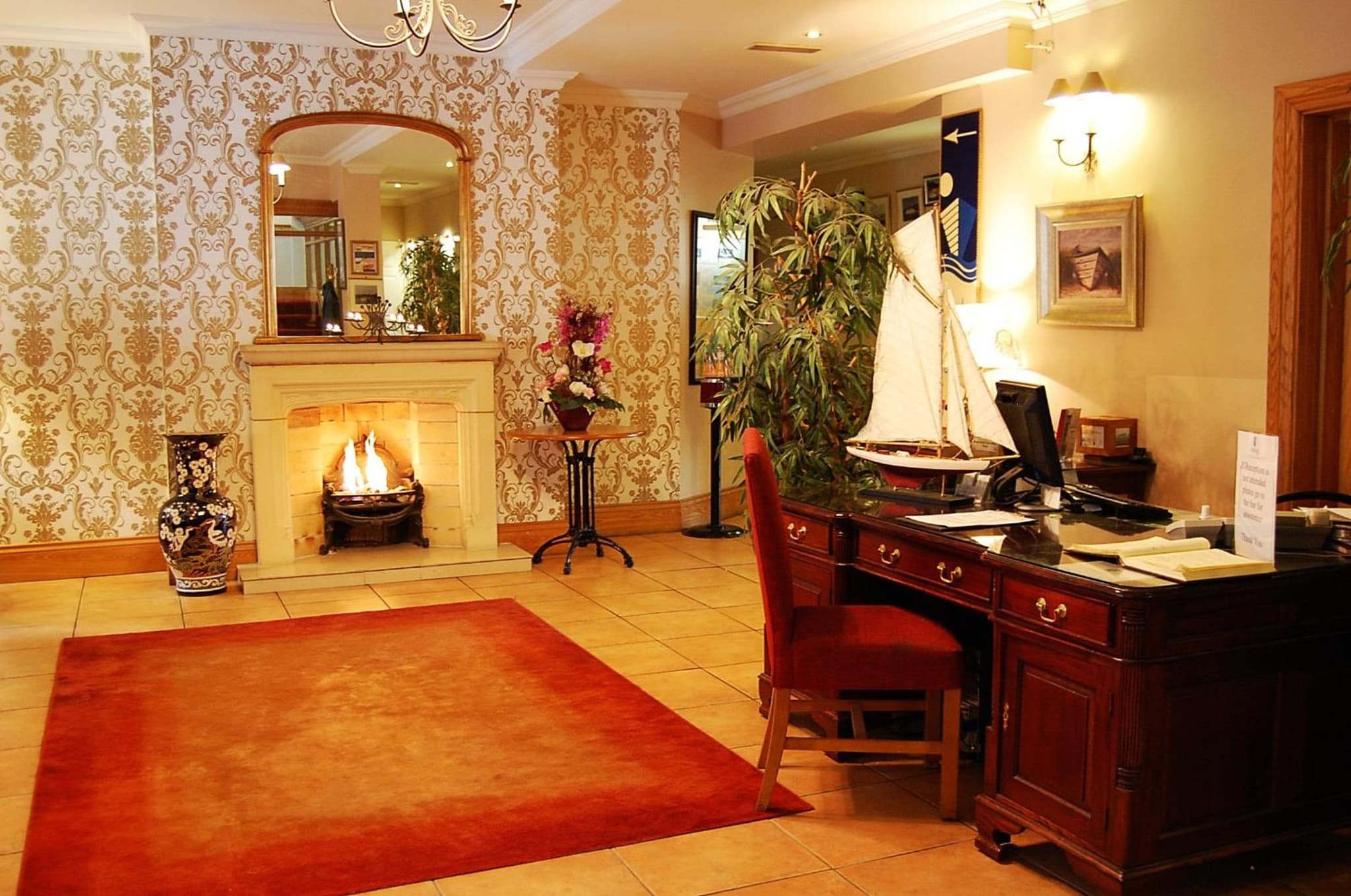 WatersEdge Hotel photo 5