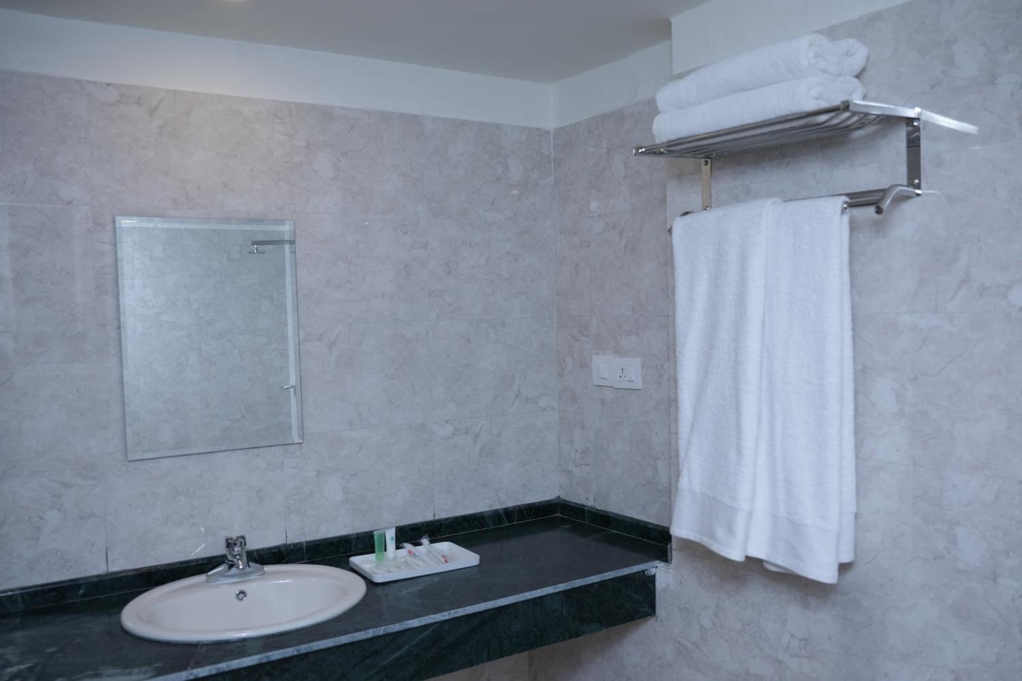 Hotel Royal Suite photo 6