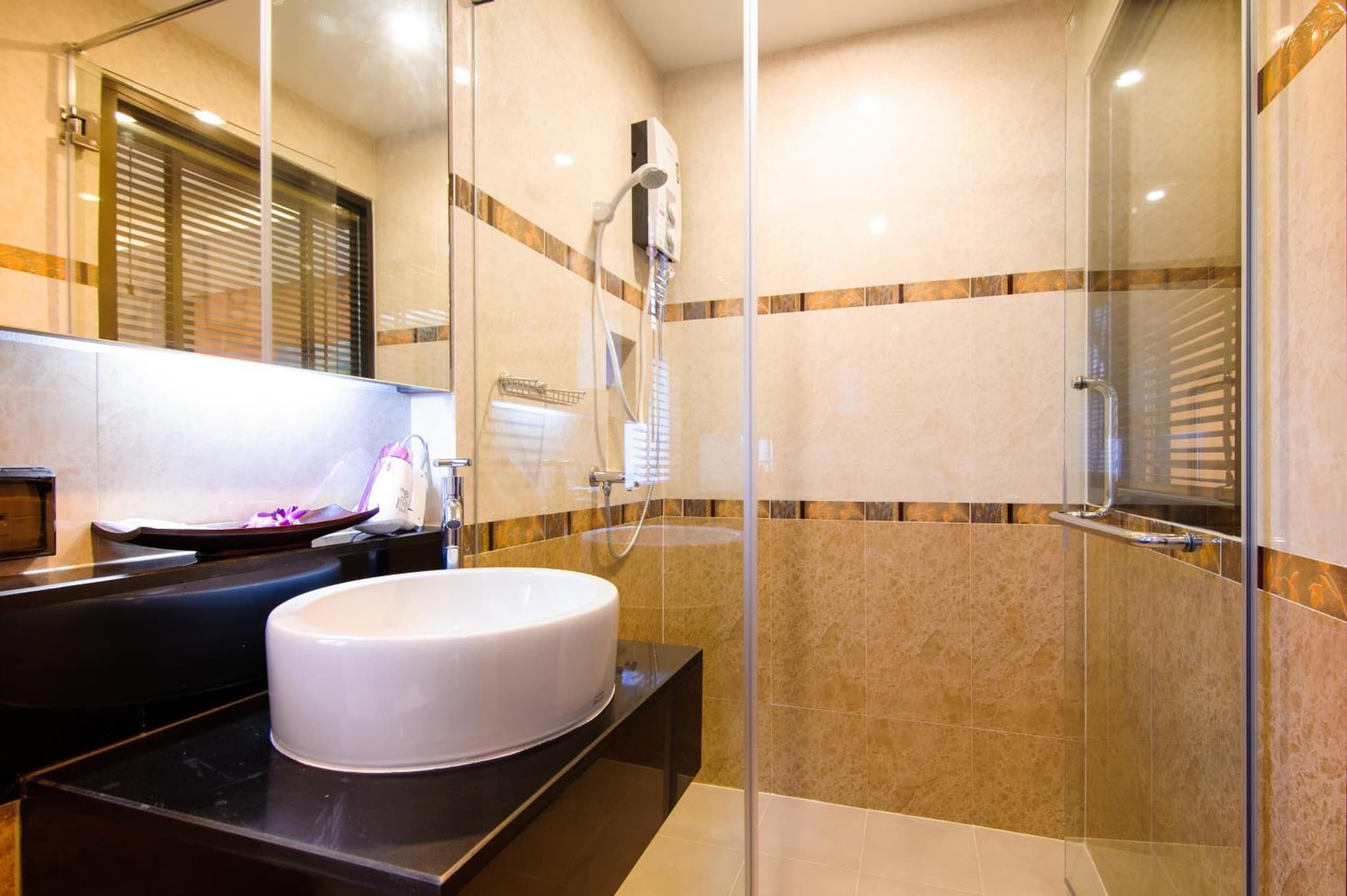 Tara Place Hotel Bangkok photo 7