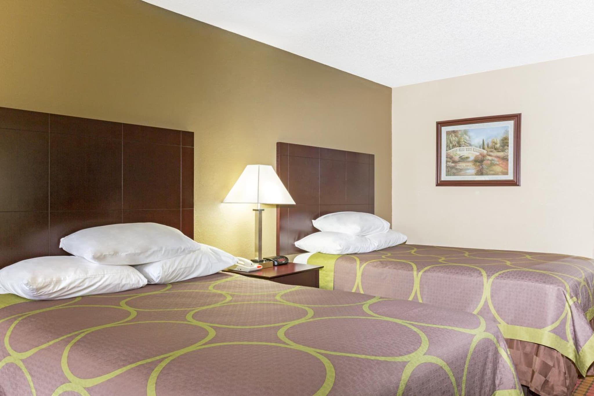Super 8 by Wyndham Ruston photo 5