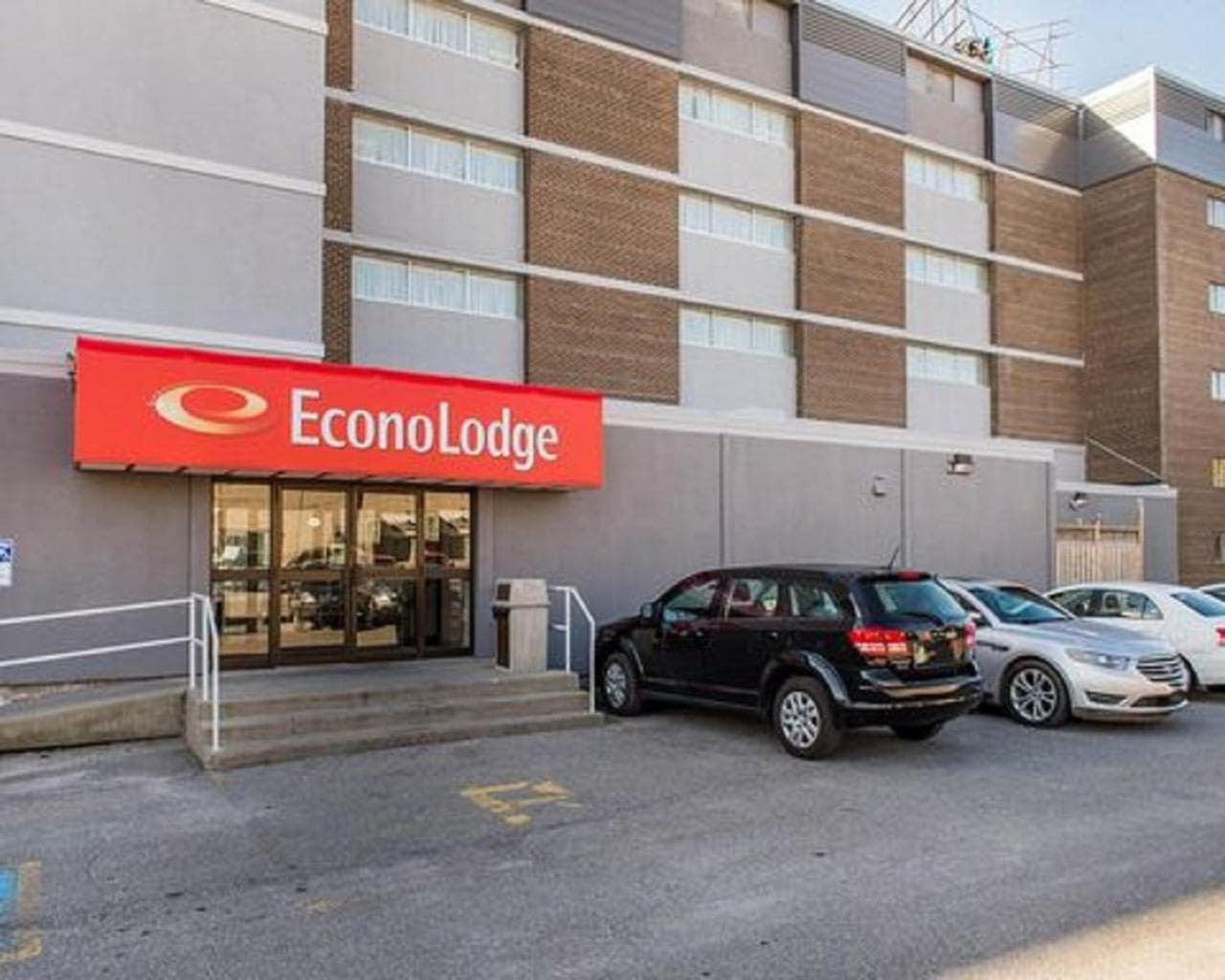 Econo Lodge photo 9