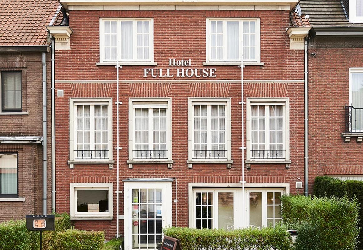Full House Hotel