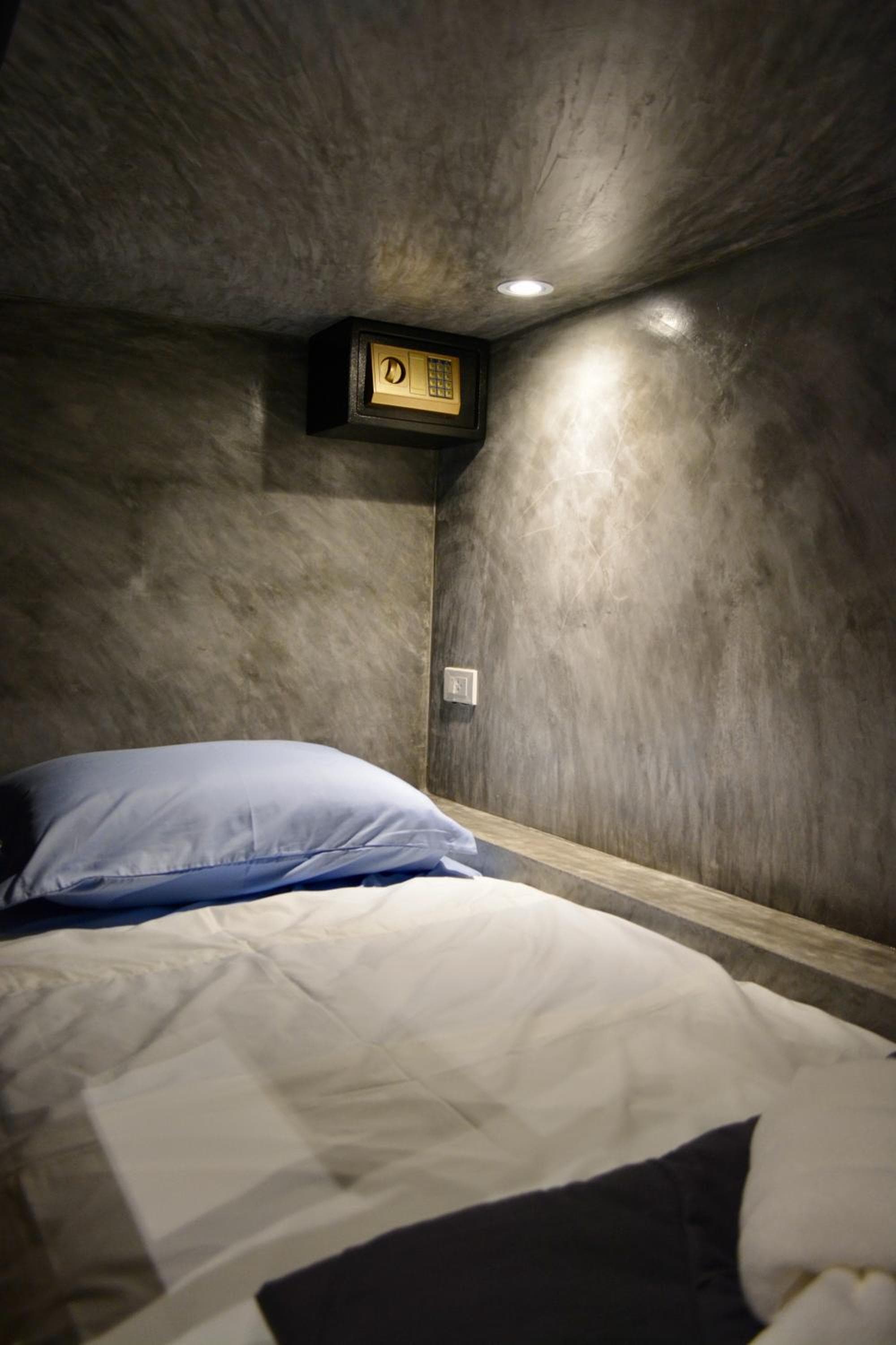Nirvana Guesthouse & Hostel photo 5