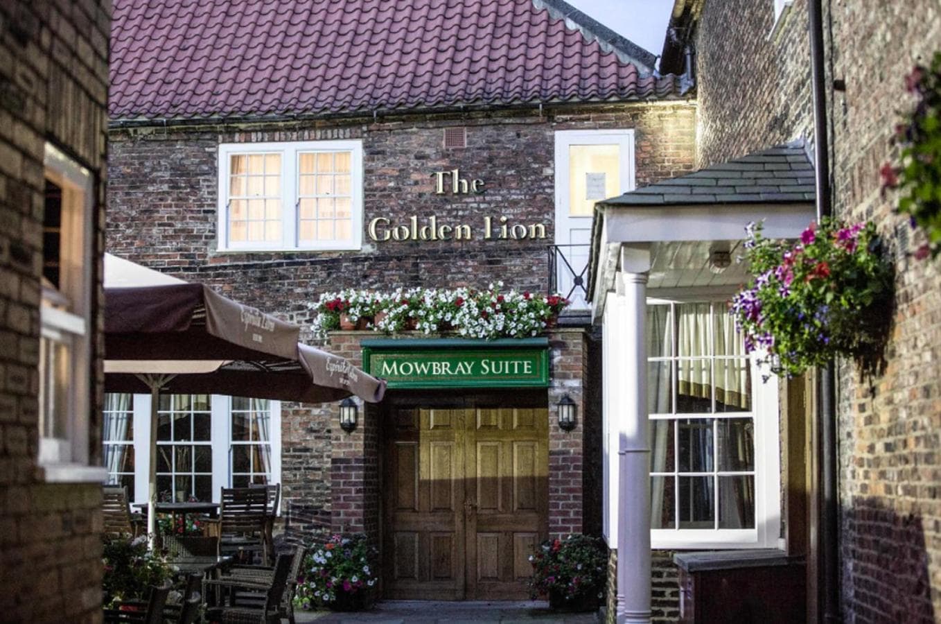 The Golden Lion Hotel photo 6