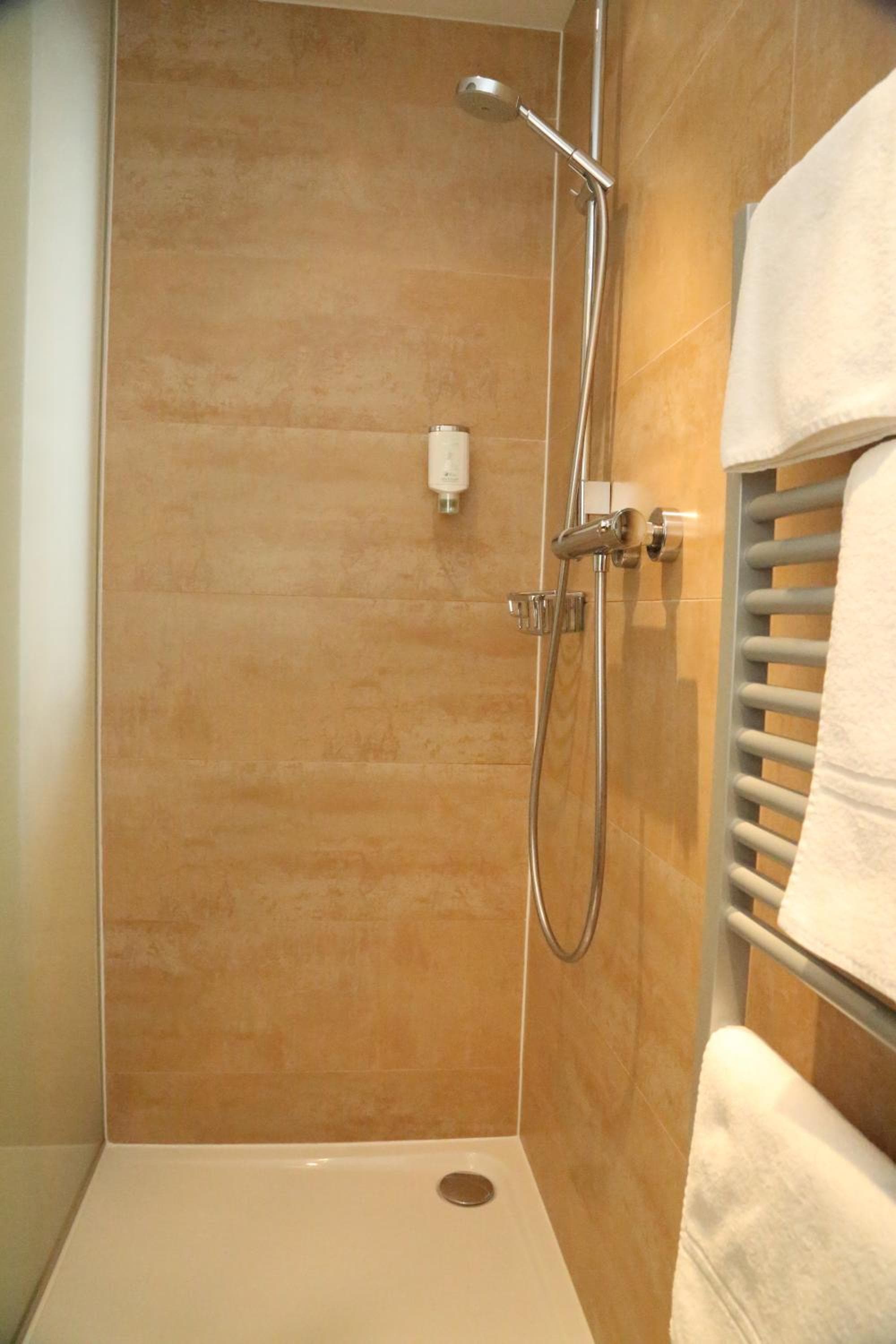 B&B HOTEL Linz City-Ost photo 4
