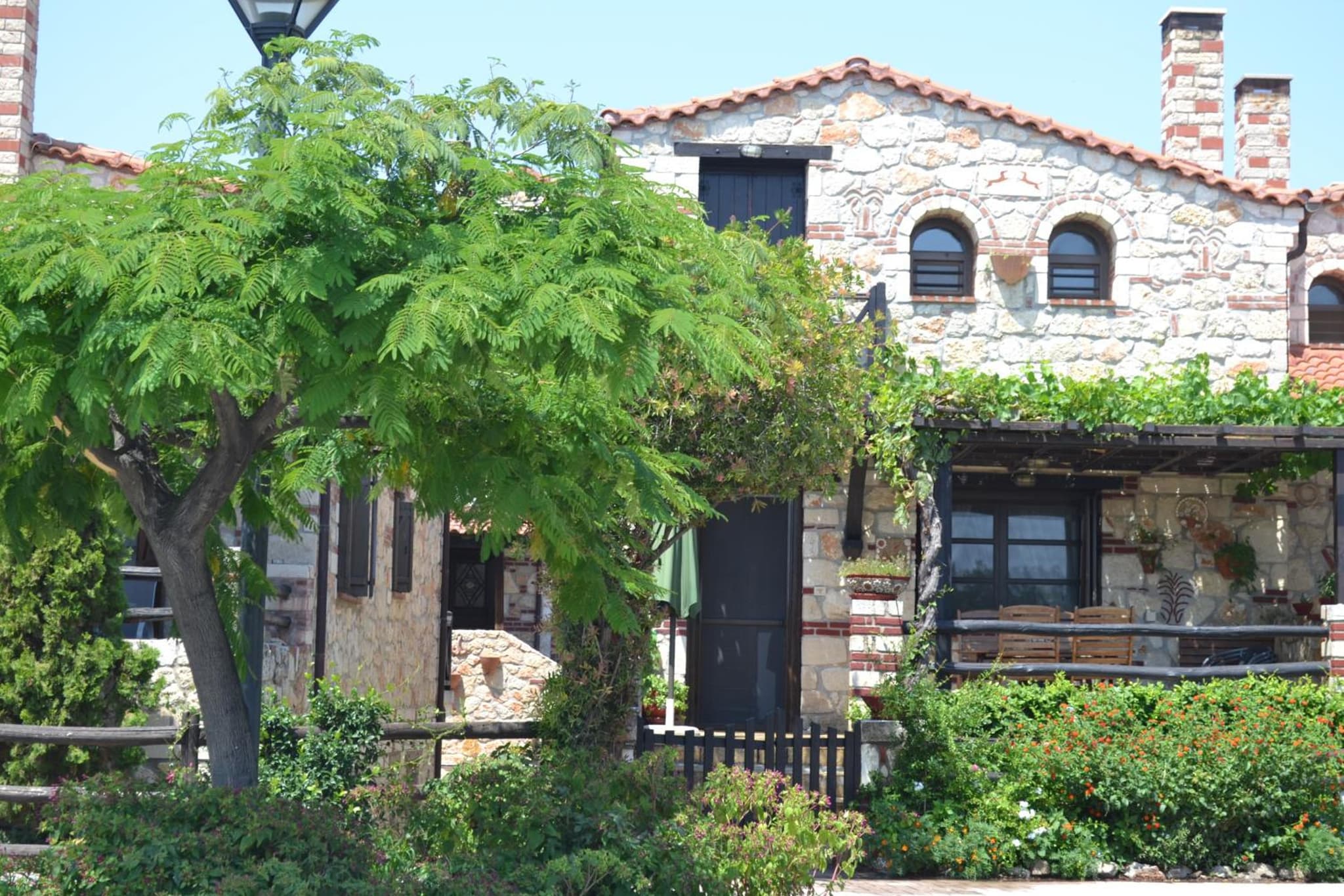 Artemis Stone House photo 2