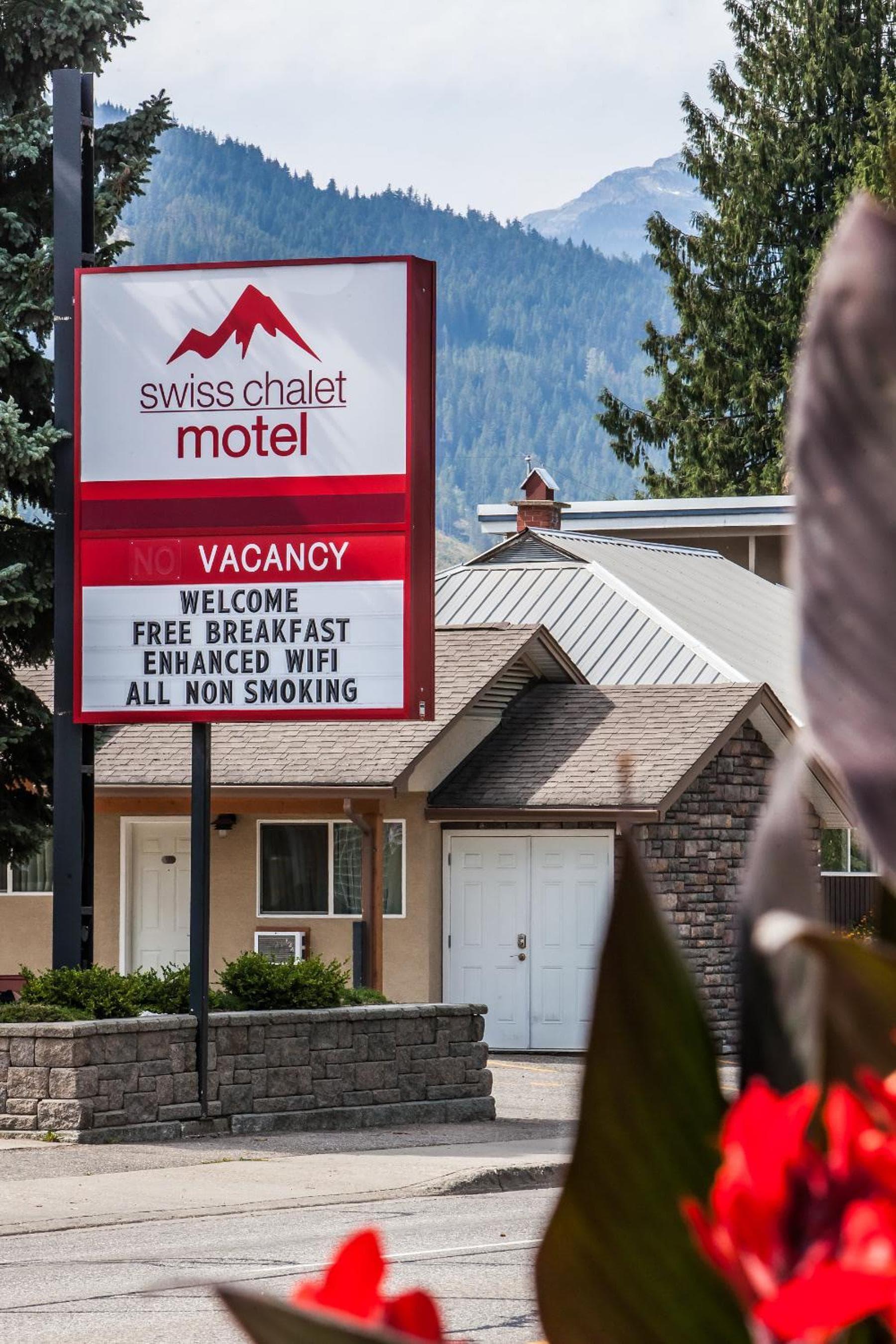 Swiss Chalet Motel photo 6