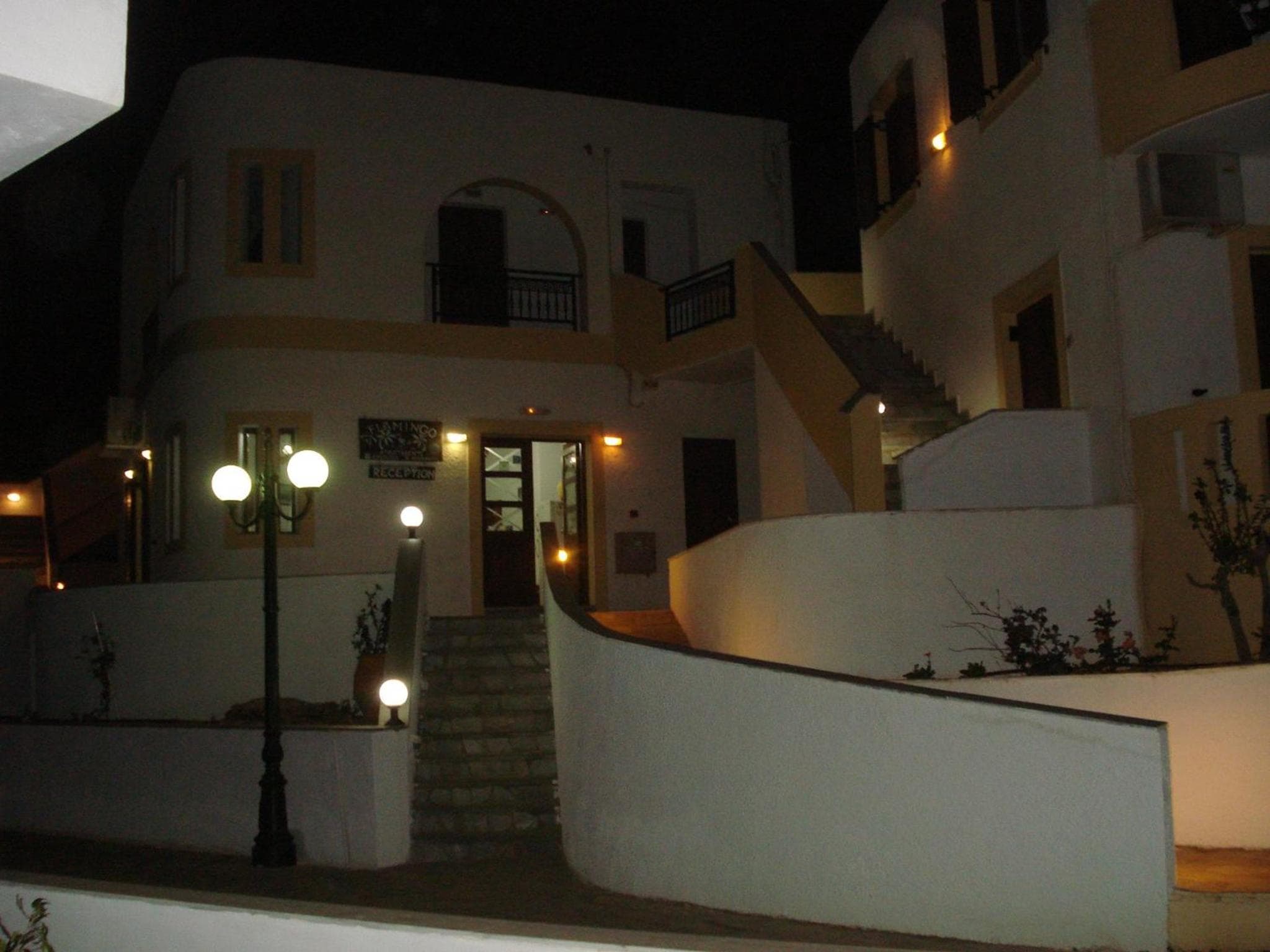 Flamingo Apartments photo 3