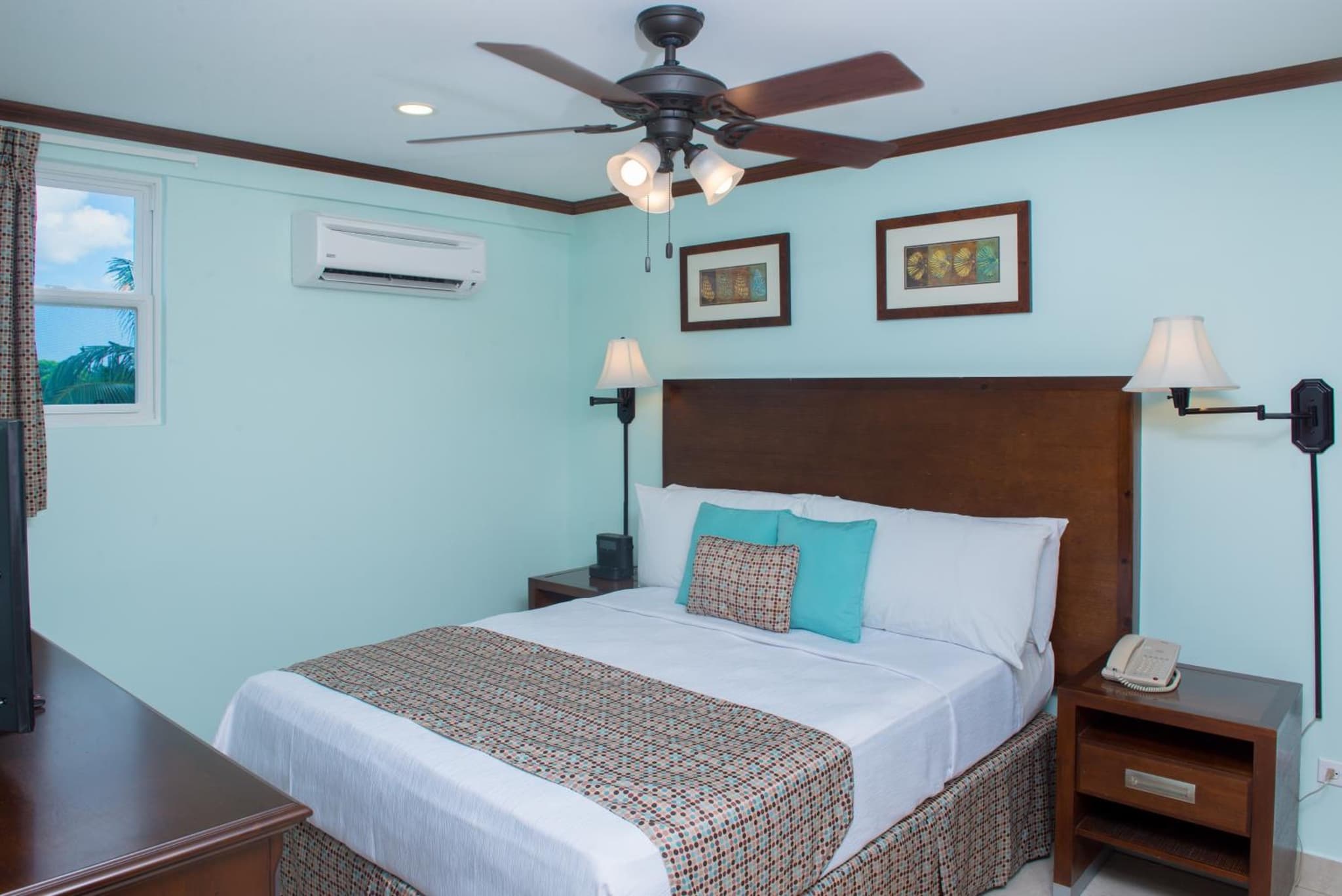 Yellow Bird Hotel photo 6