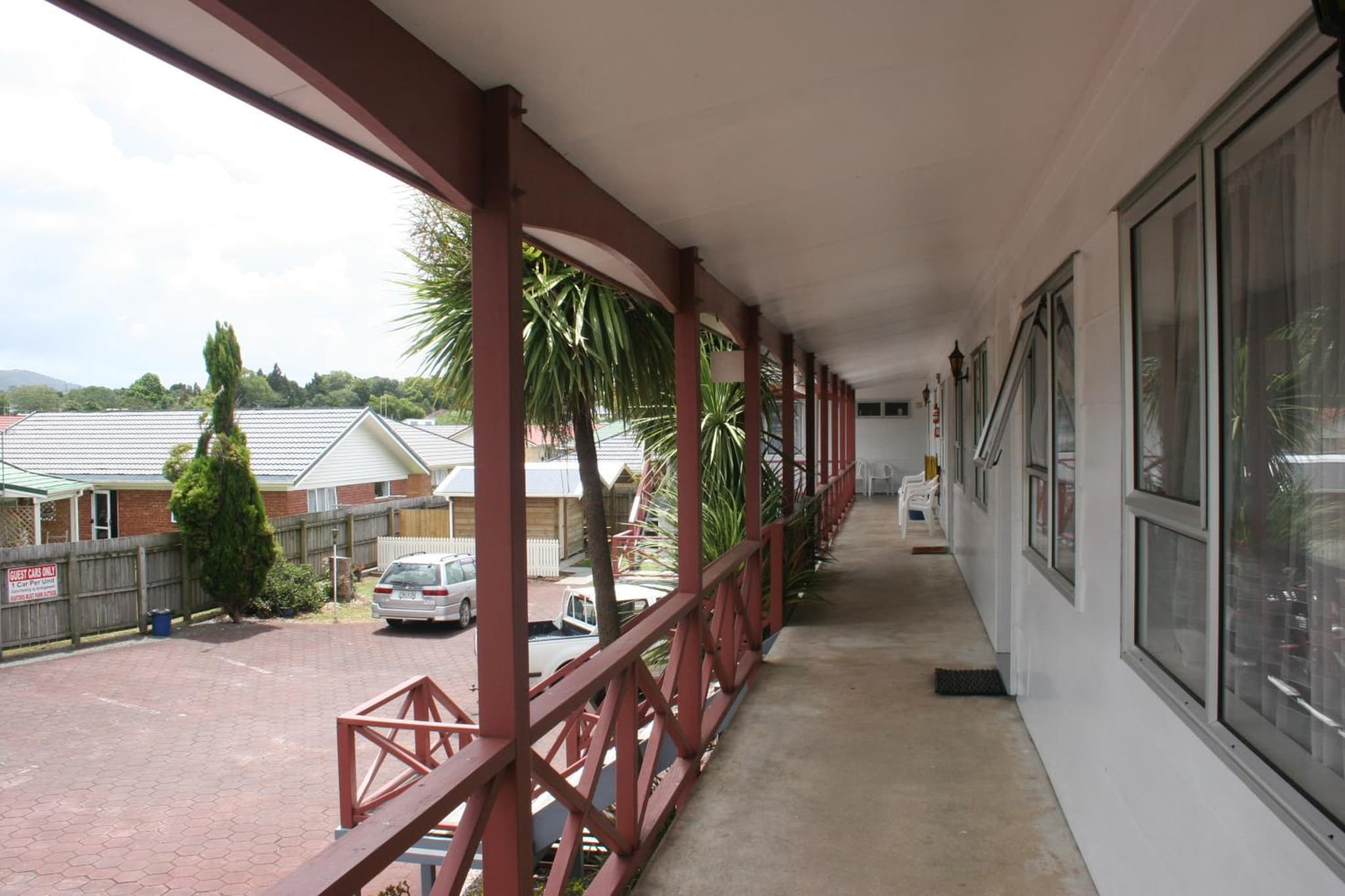 Burgundy Rose Motel photo 3