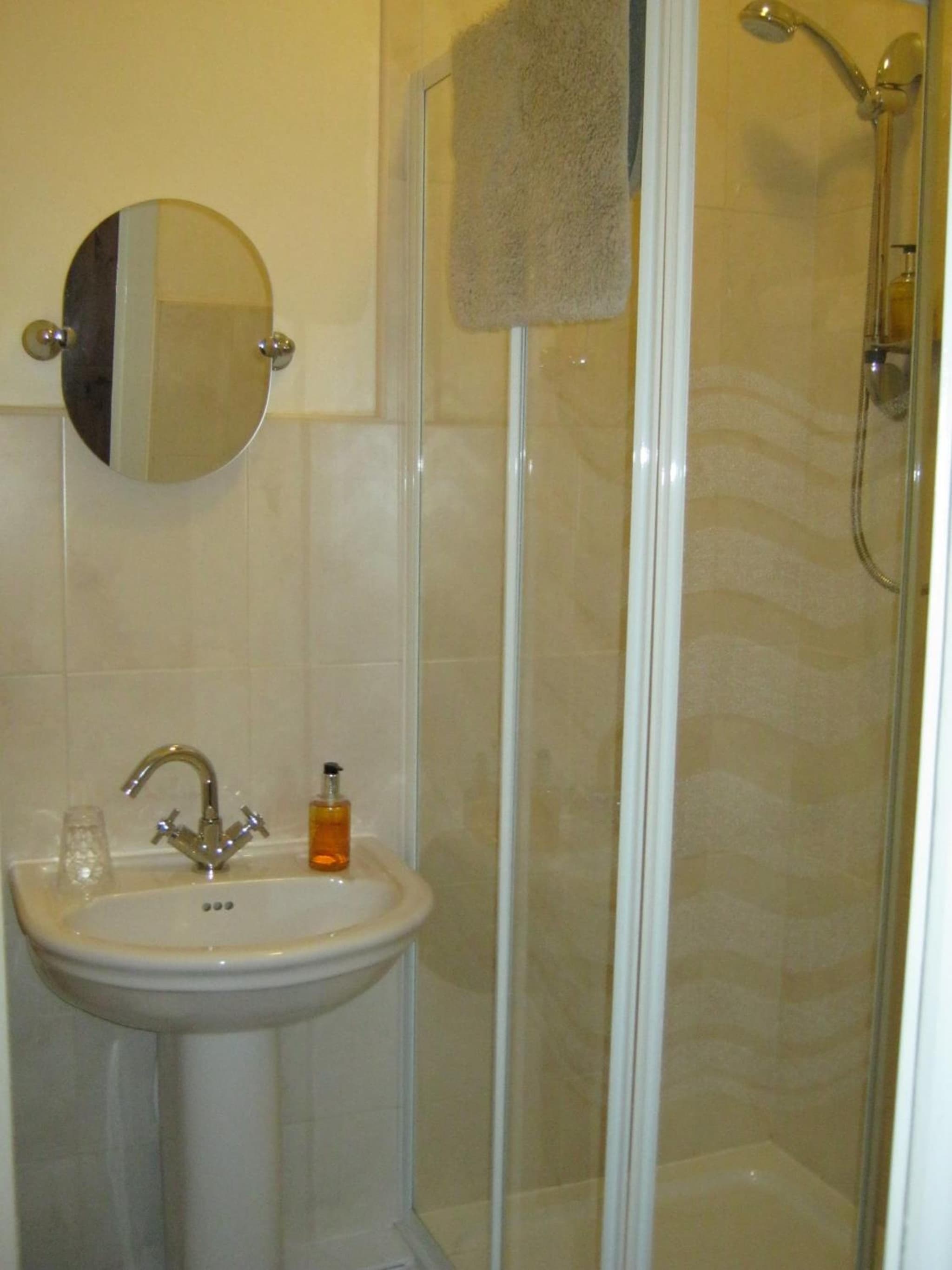 Autumn Leaves Guest House photo 9