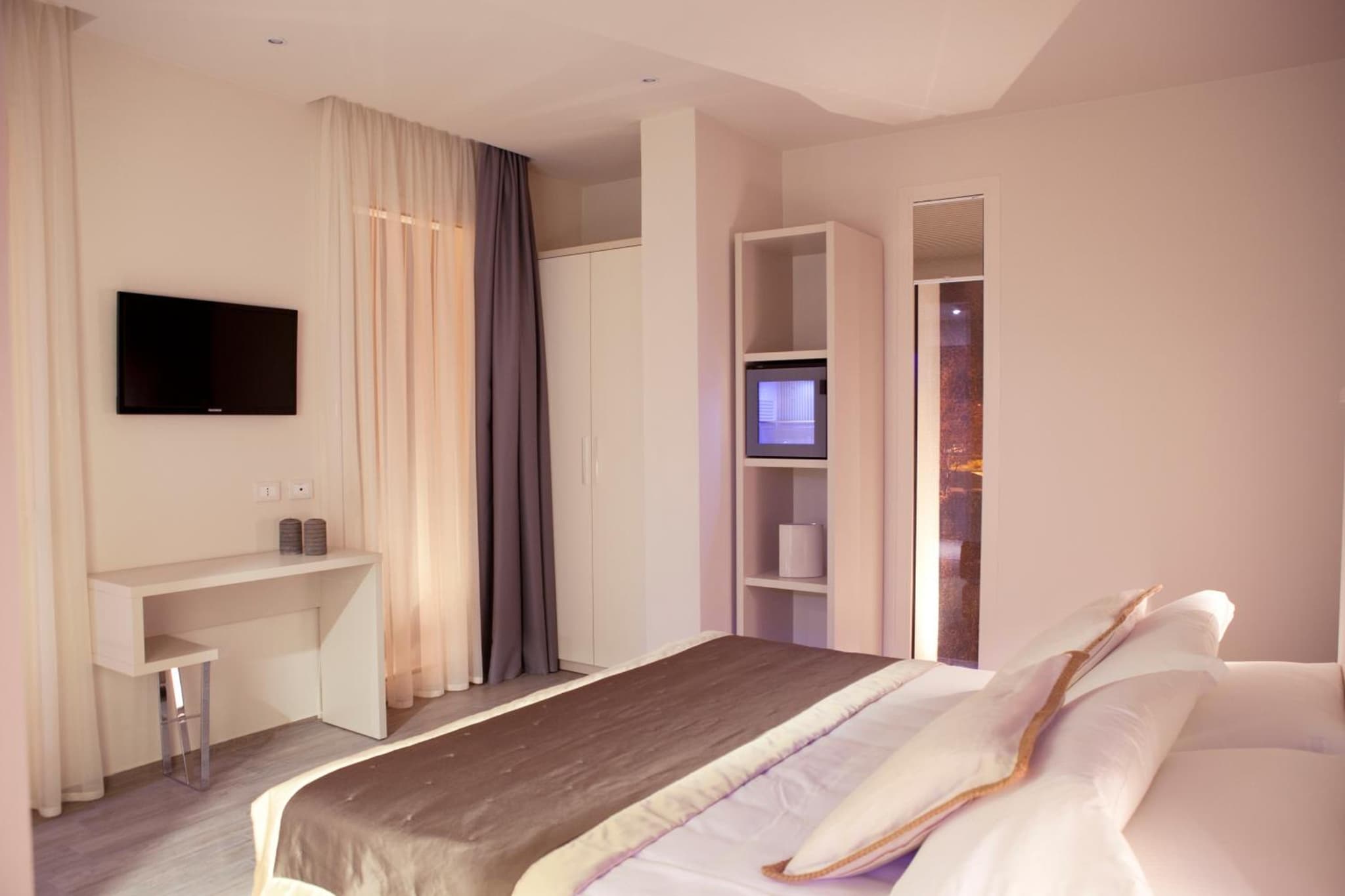 L'Hotel photo 7