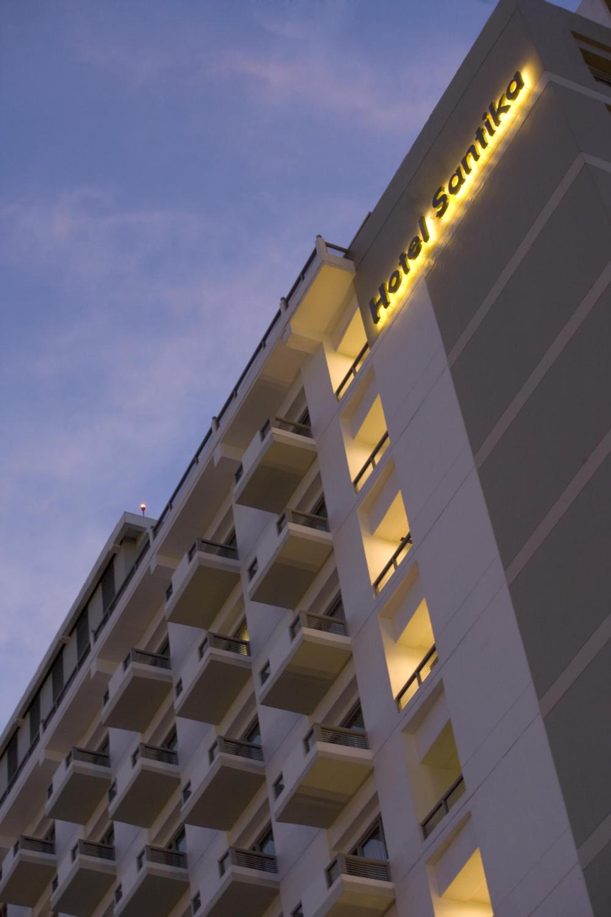 Hotel Santika Pandegiling - Surabaya photo 4