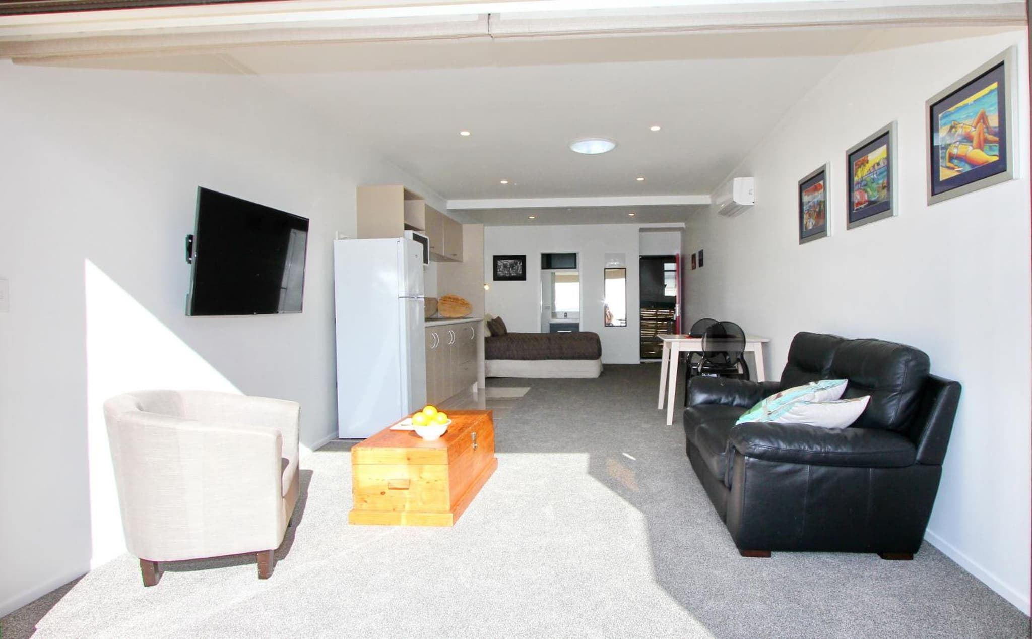 Blue Marlin Apartments photo 5