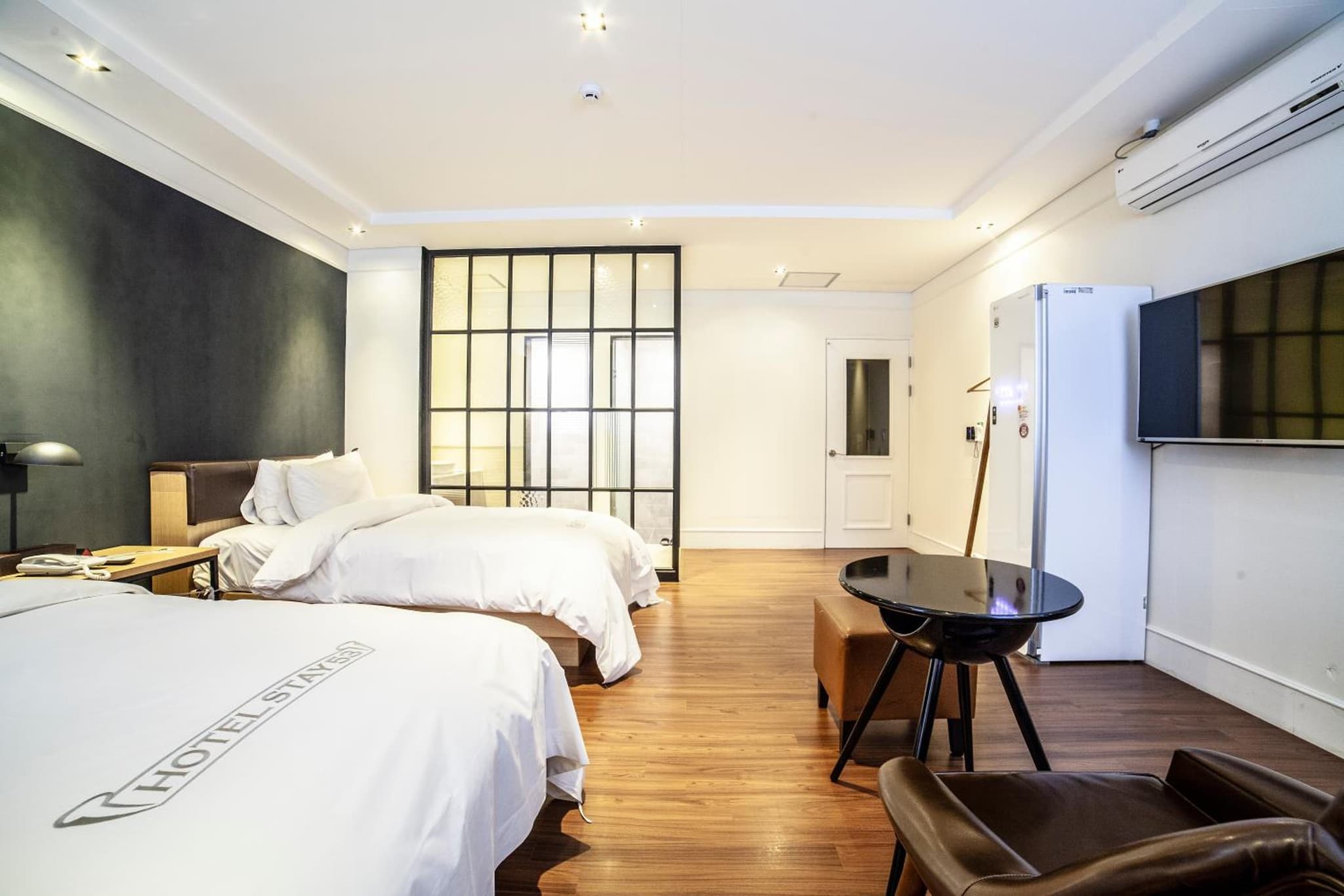 Hotel Stay 53 photo 6