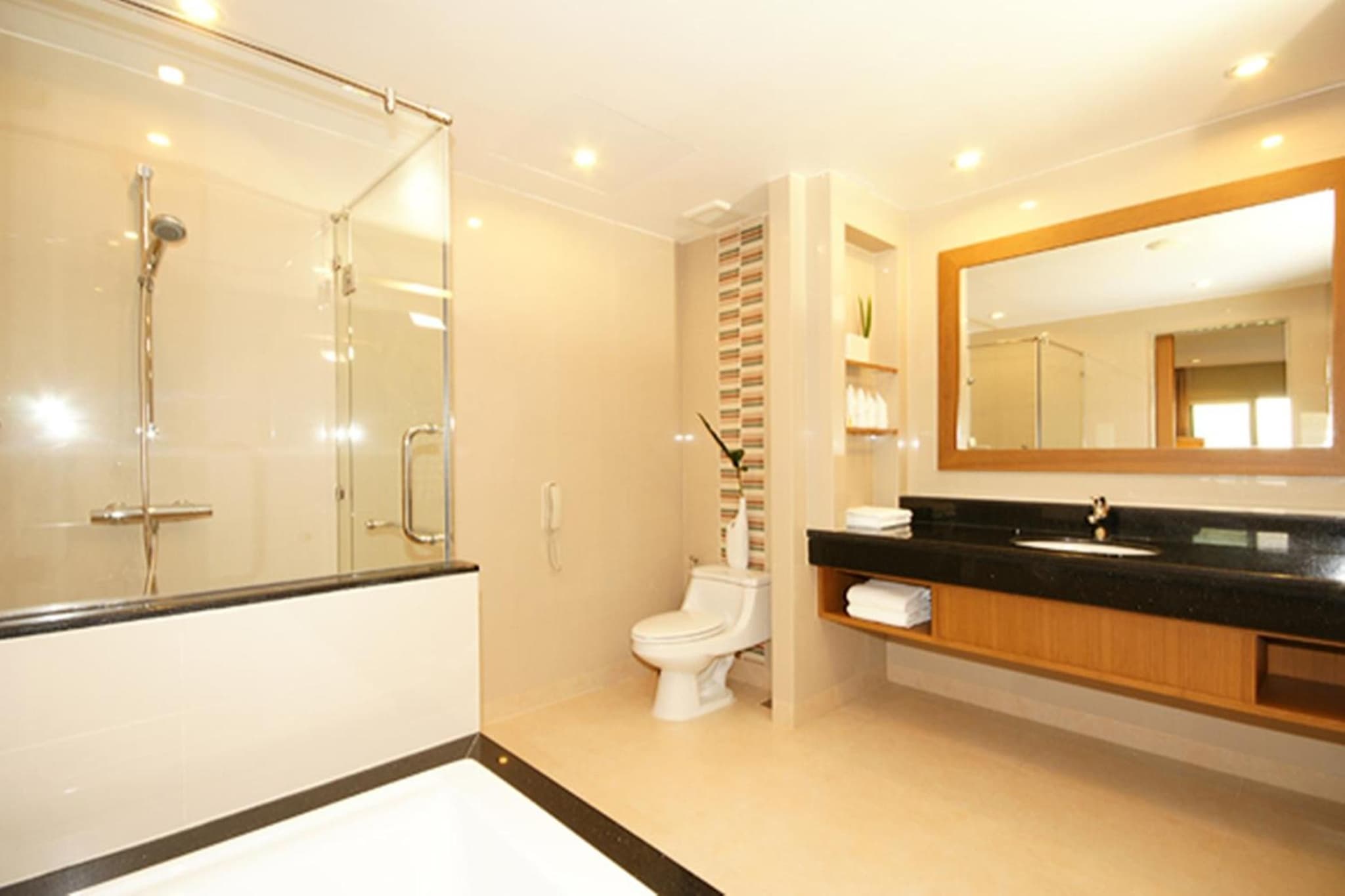 The Heritage Pattaya Beachfront Resort photo 5
