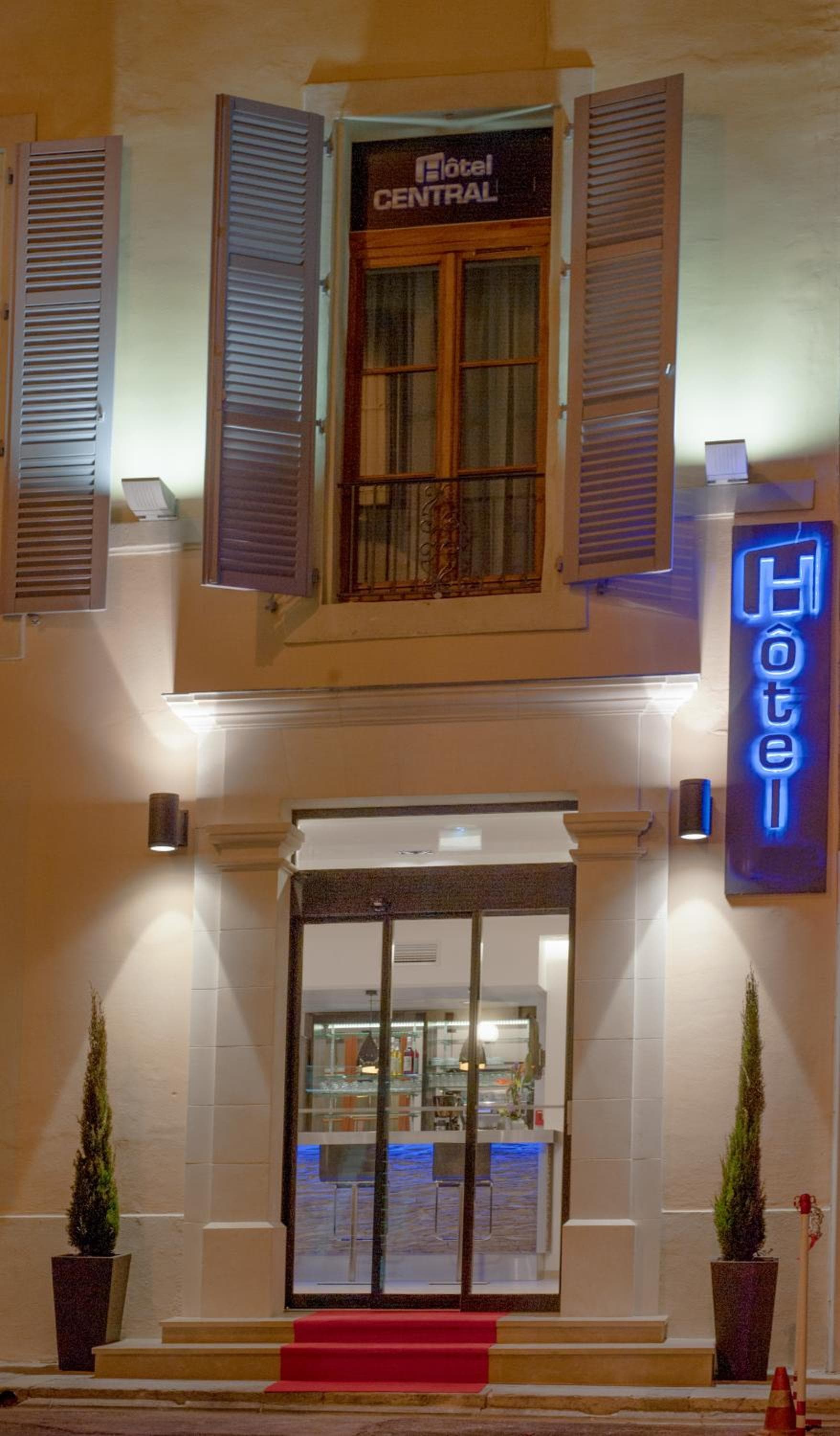 Central Hotel