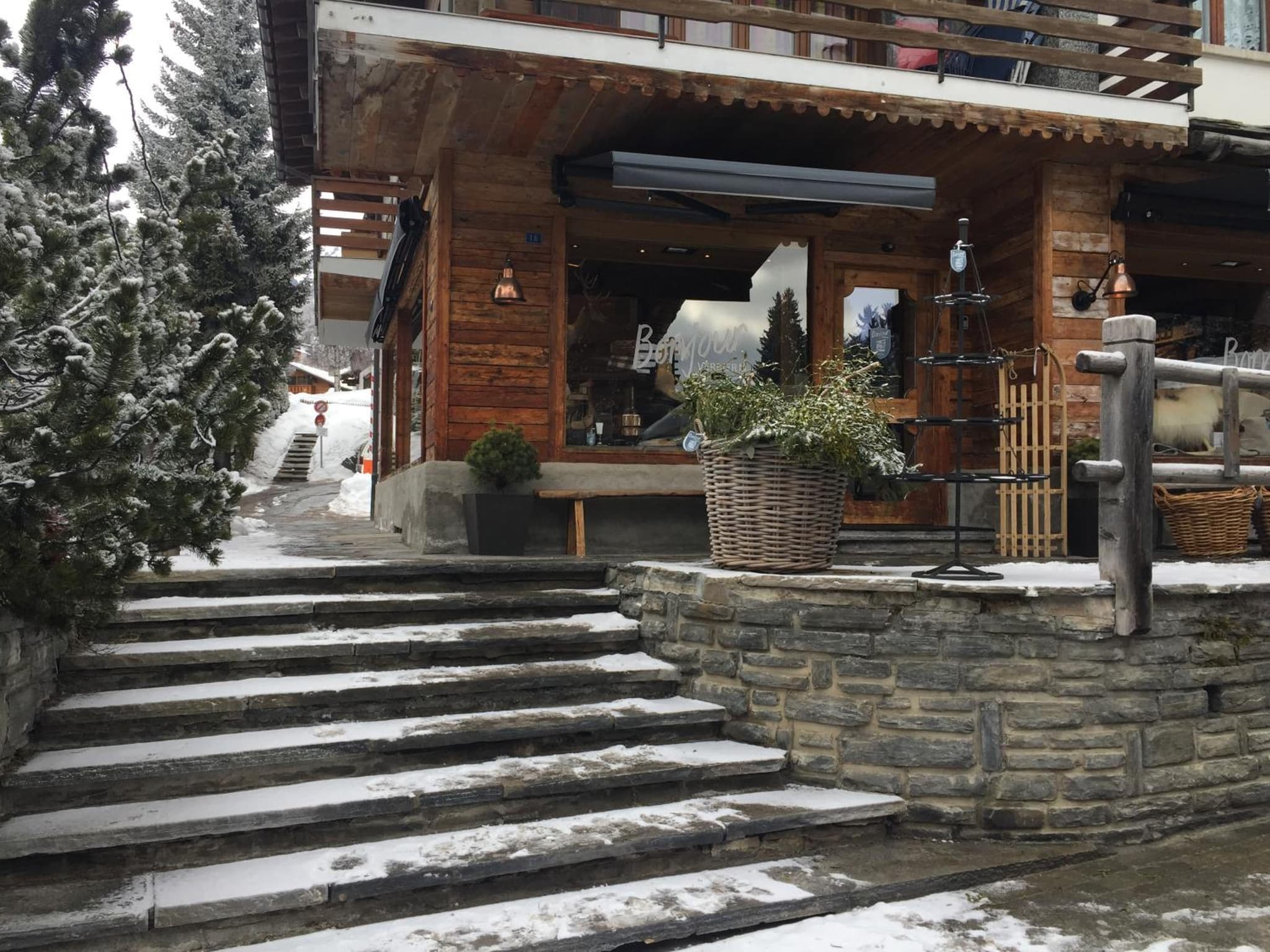 Verbier Valmont in center photo 4