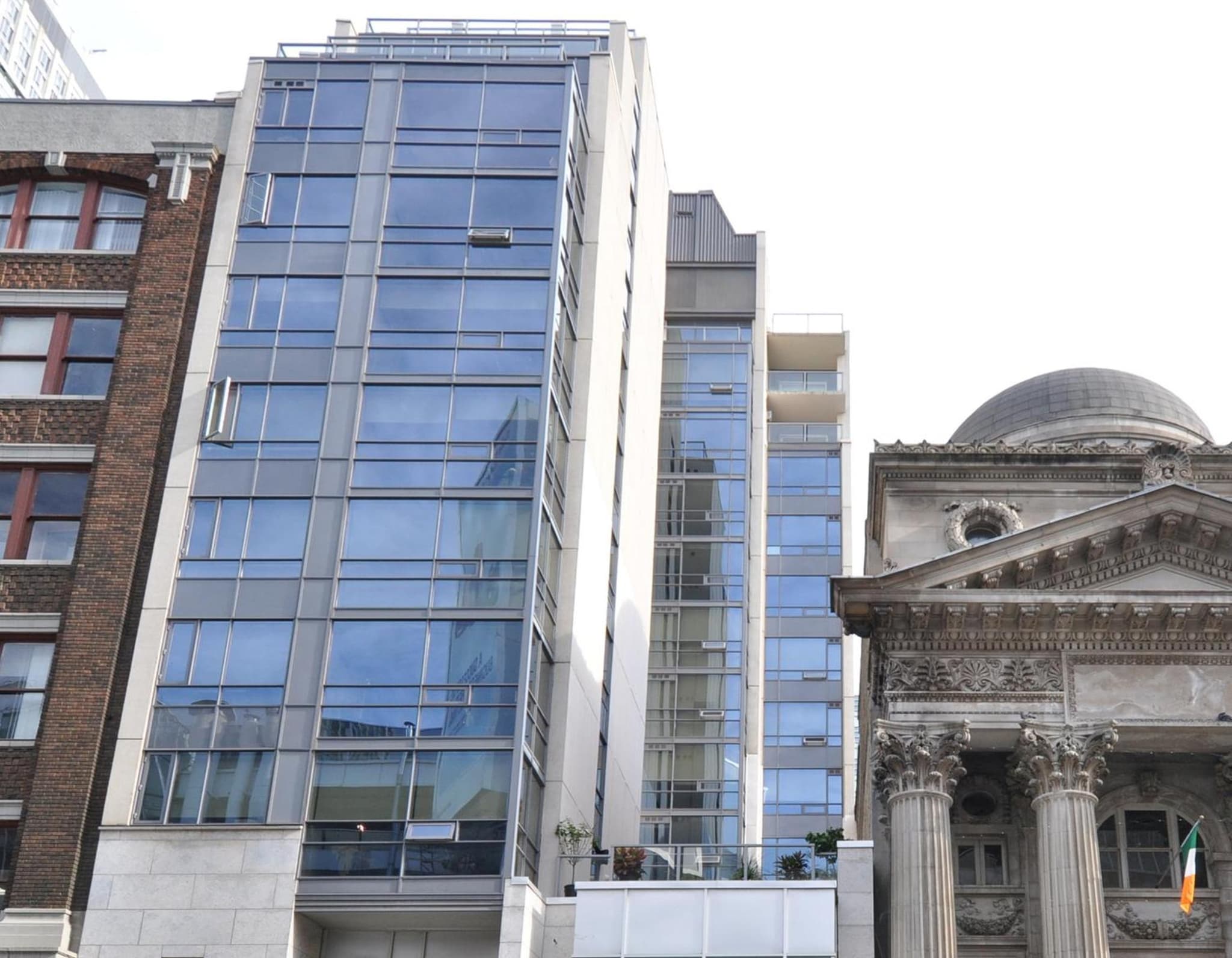 Yonge Suites Apart Hotel