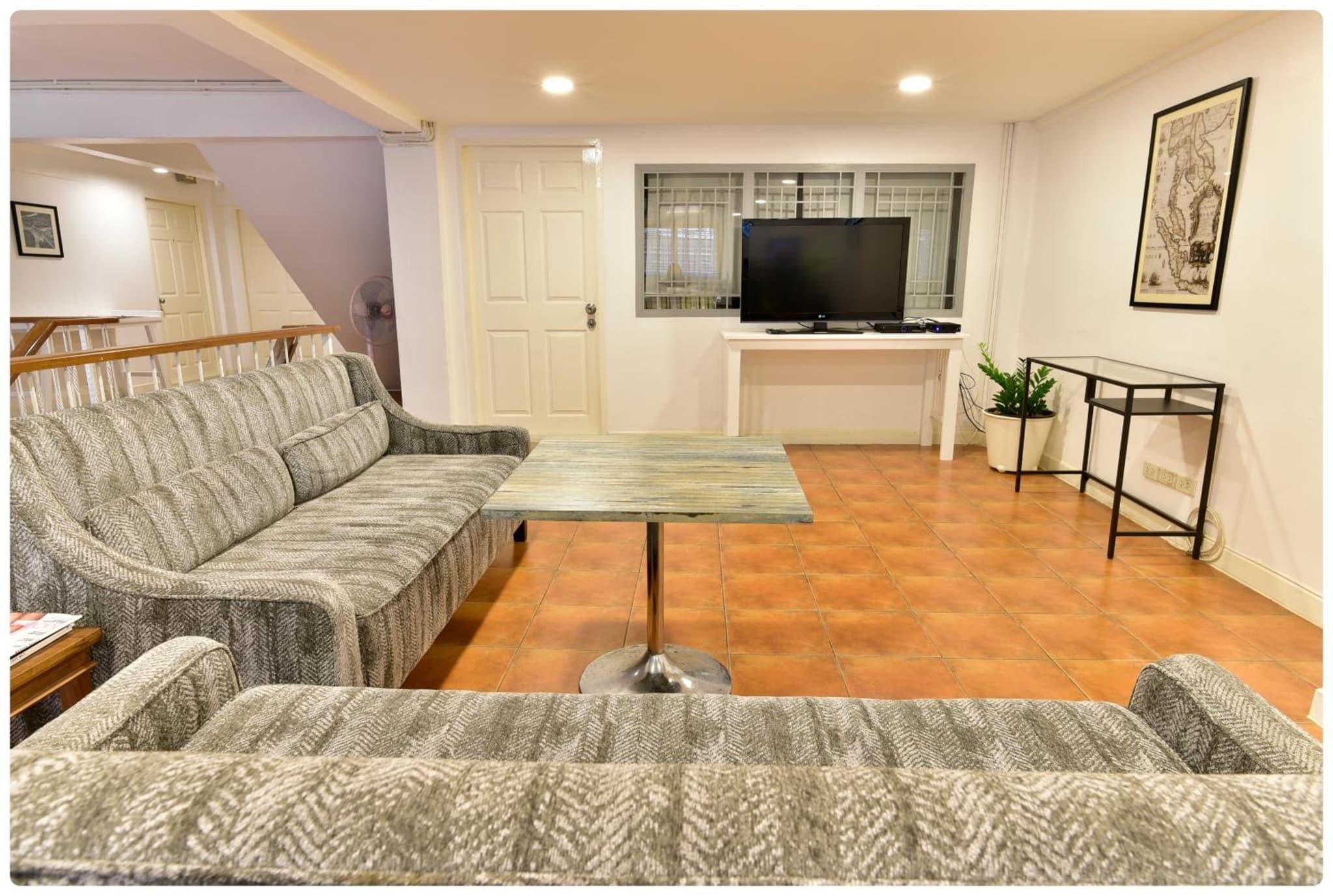 Ratchadamnoen Residence photo 3