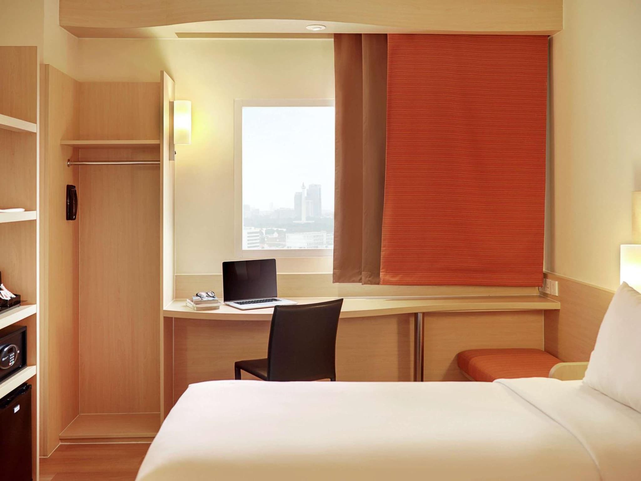 Ibis Jakarta Harmoni photo 4