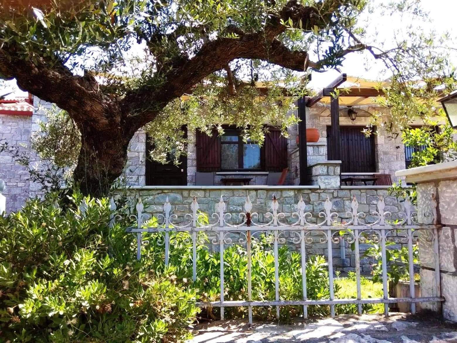 Atha-Tina:Traditional Stone Homes photo 8